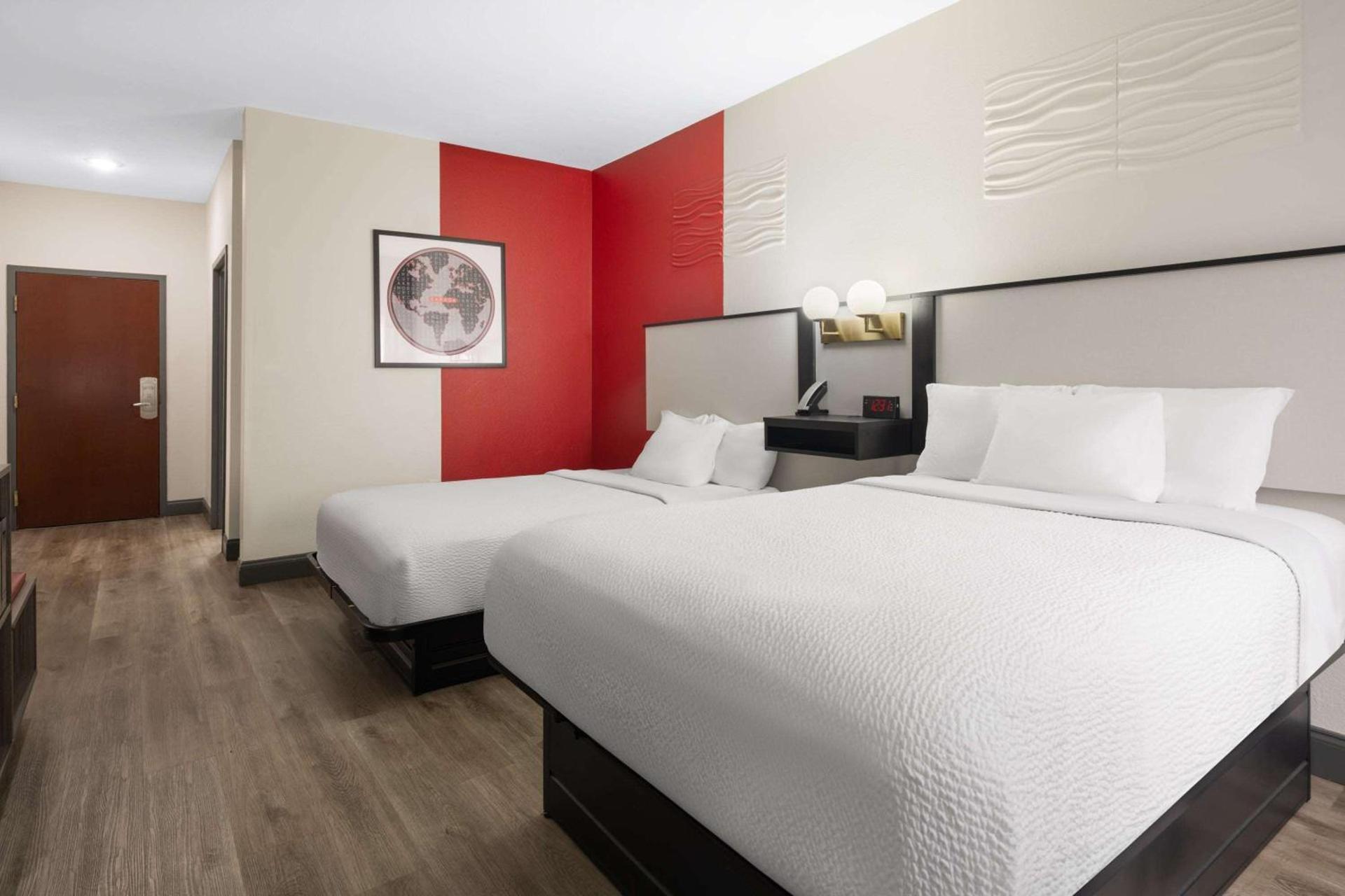 Ramada by Wyndham Locust Grove photo 15