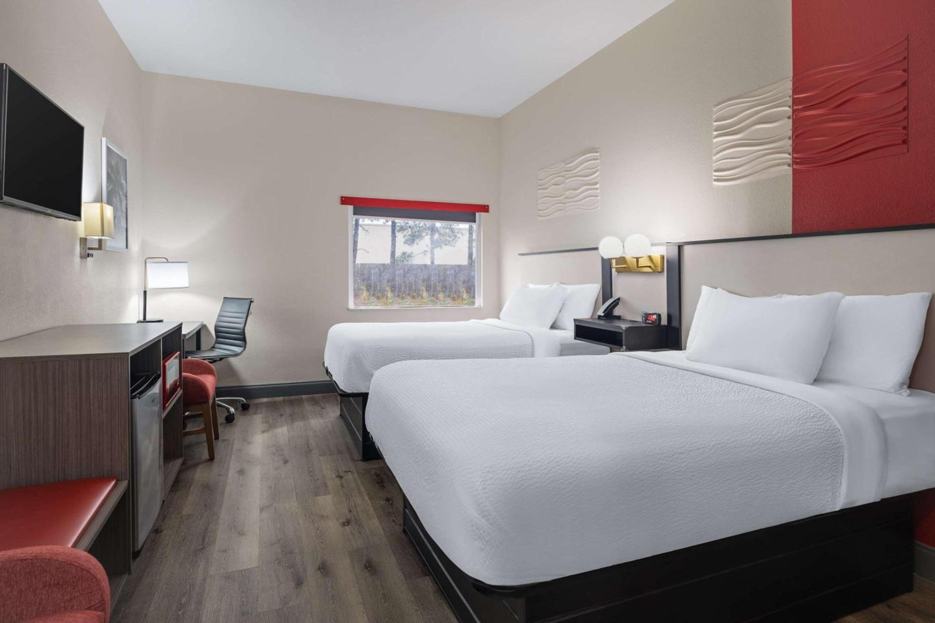 Ramada by Wyndham Locust Grove photo 16