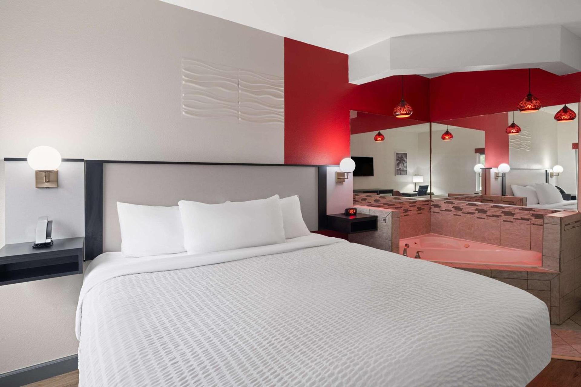 Ramada by Wyndham Locust Grove photo 19