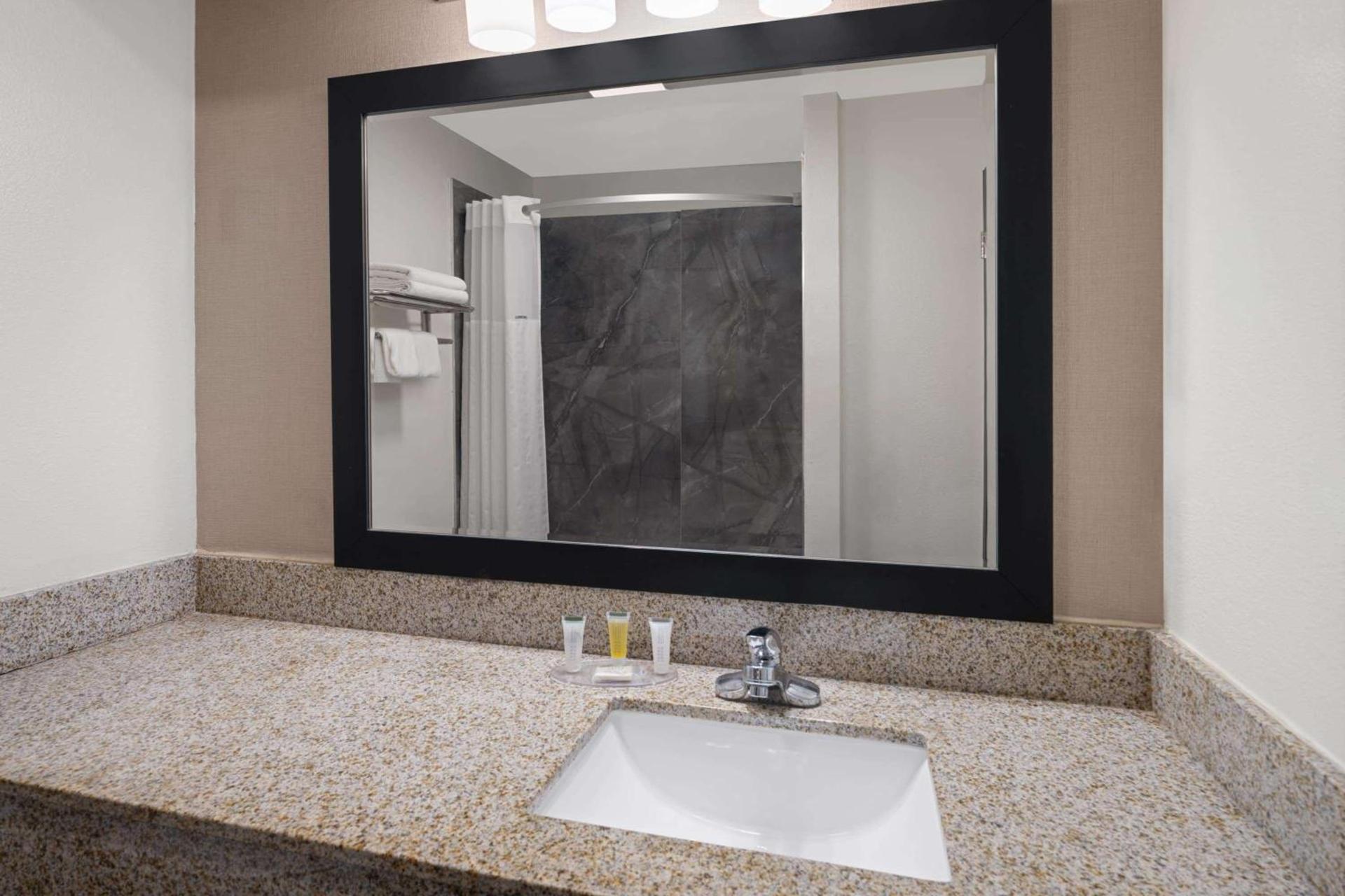 Ramada by Wyndham Locust Grove photo 20