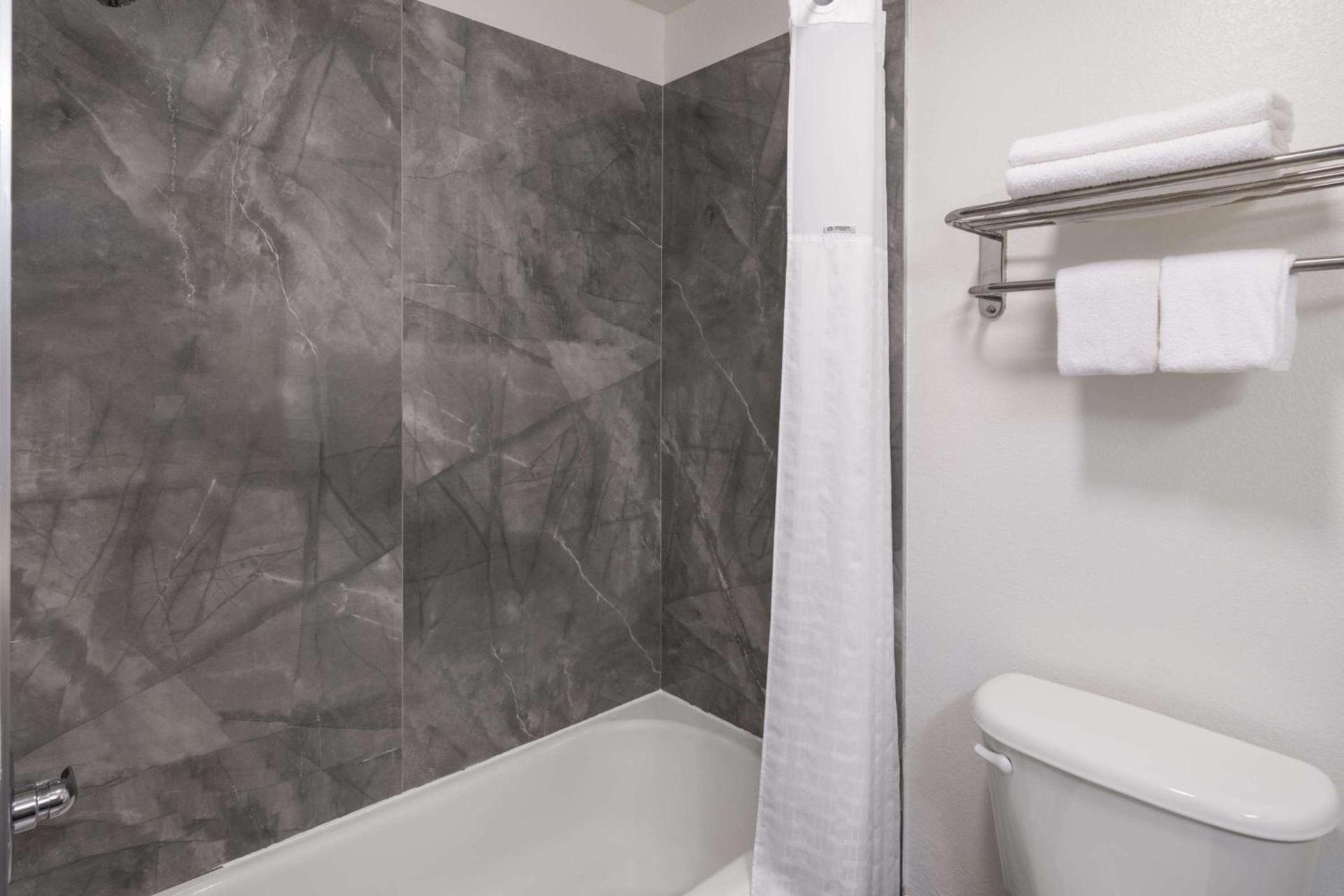 Ramada by Wyndham Locust Grove photo 21