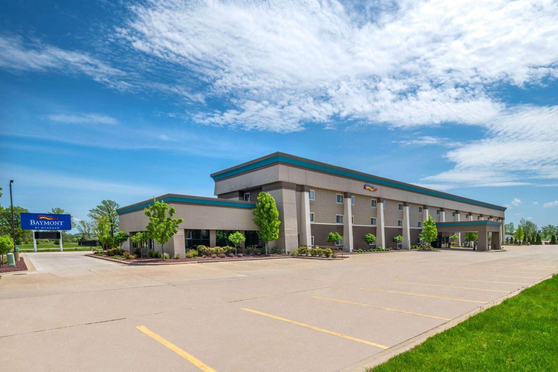 Baymont by Wyndham Mt. Pleasant — hotel in Mount Pleasant