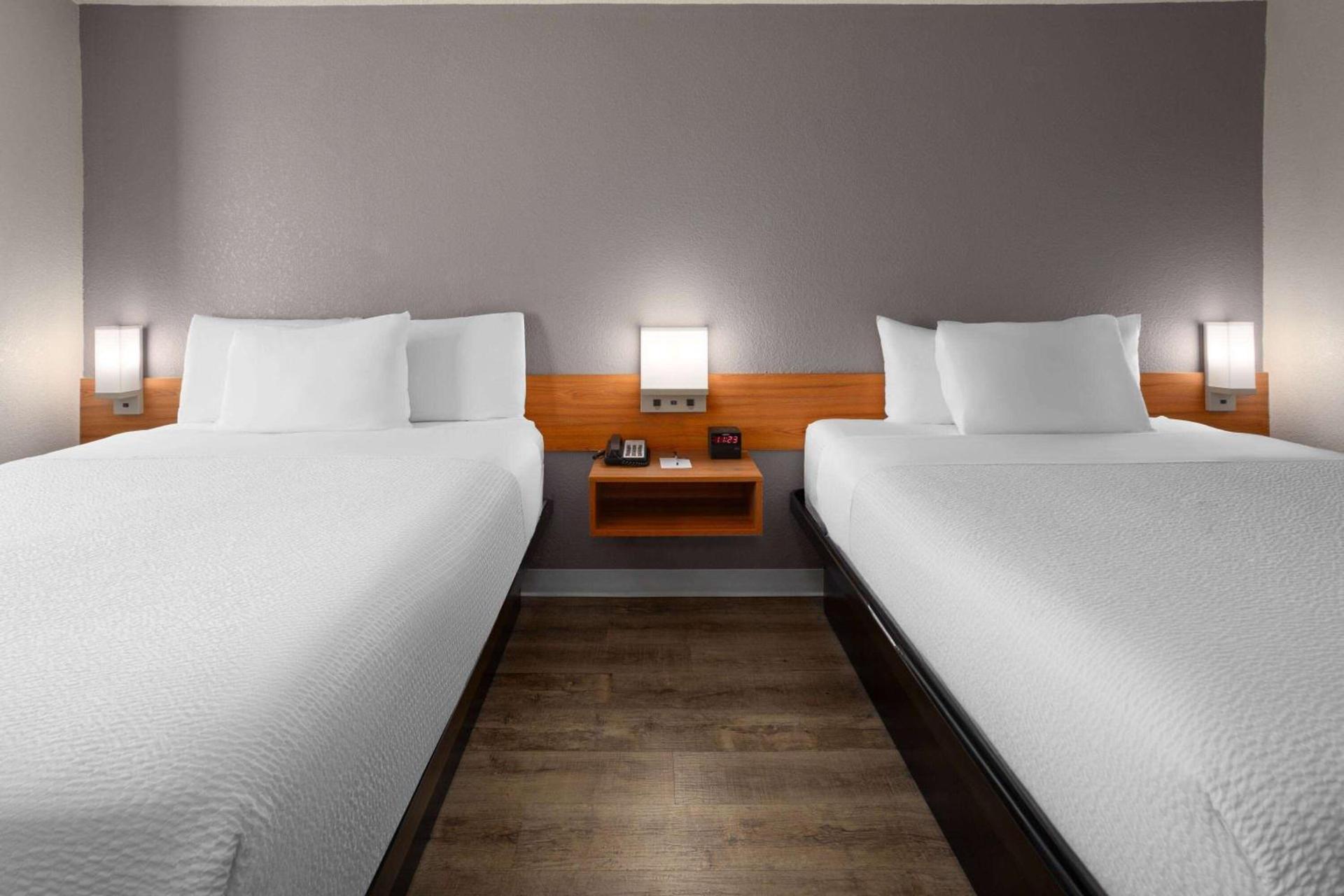 Microtel Inn & Suites by Wyndham Ann Arbor photo 18