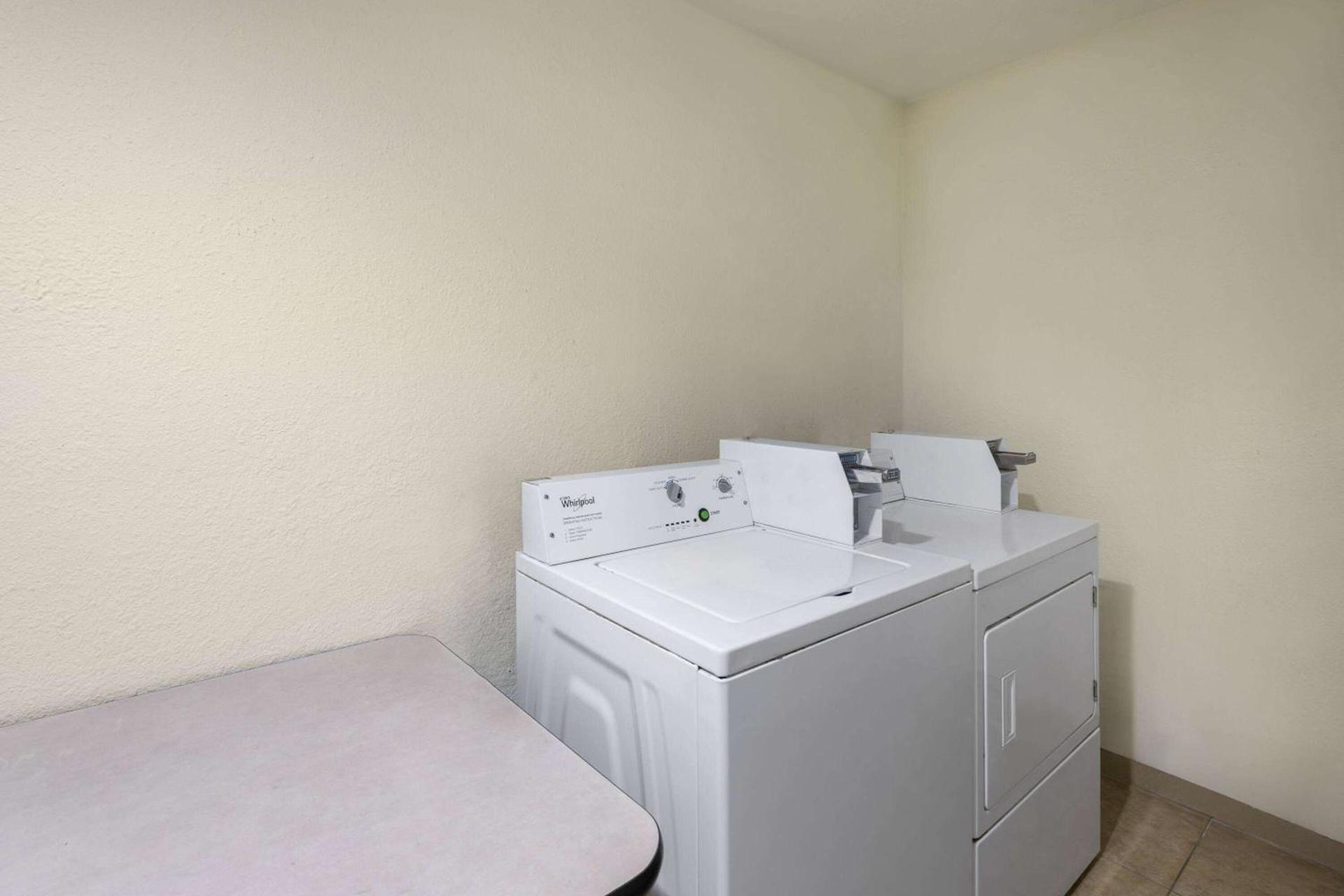 Days Inn by Wyndham Klamath Falls photo 13