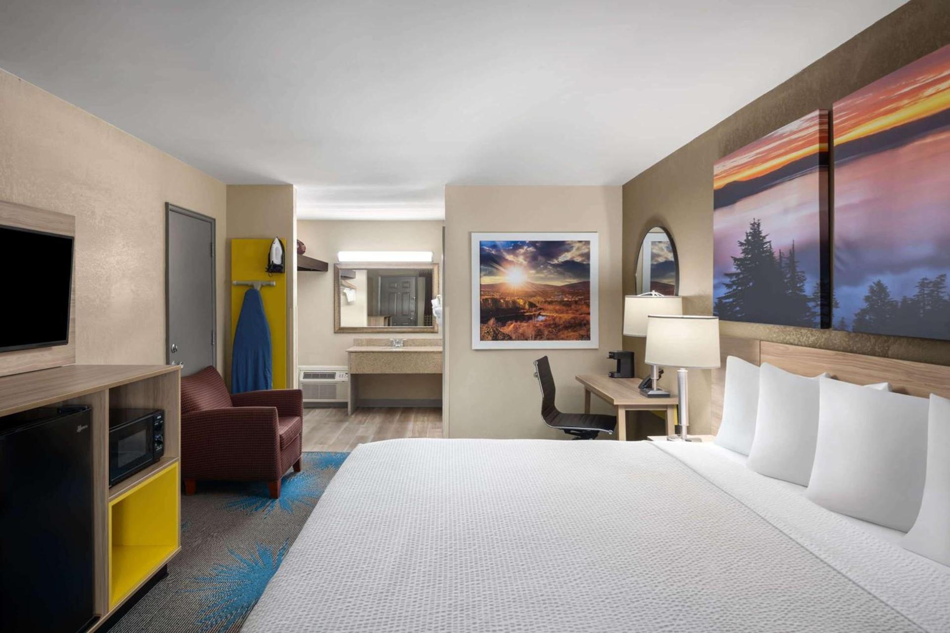 Days Inn by Wyndham Klamath Falls photo 20