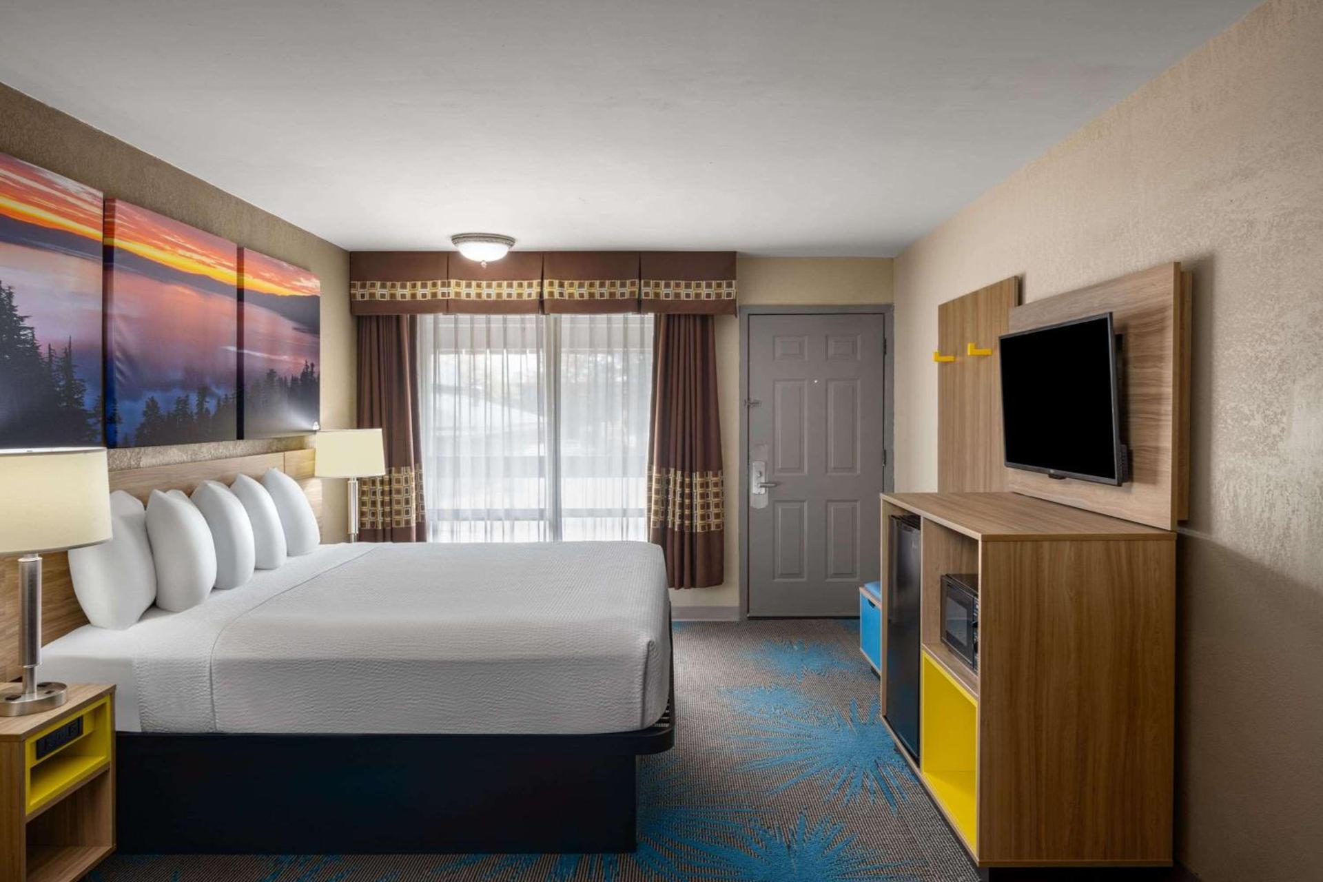Days Inn by Wyndham Klamath Falls photo 21