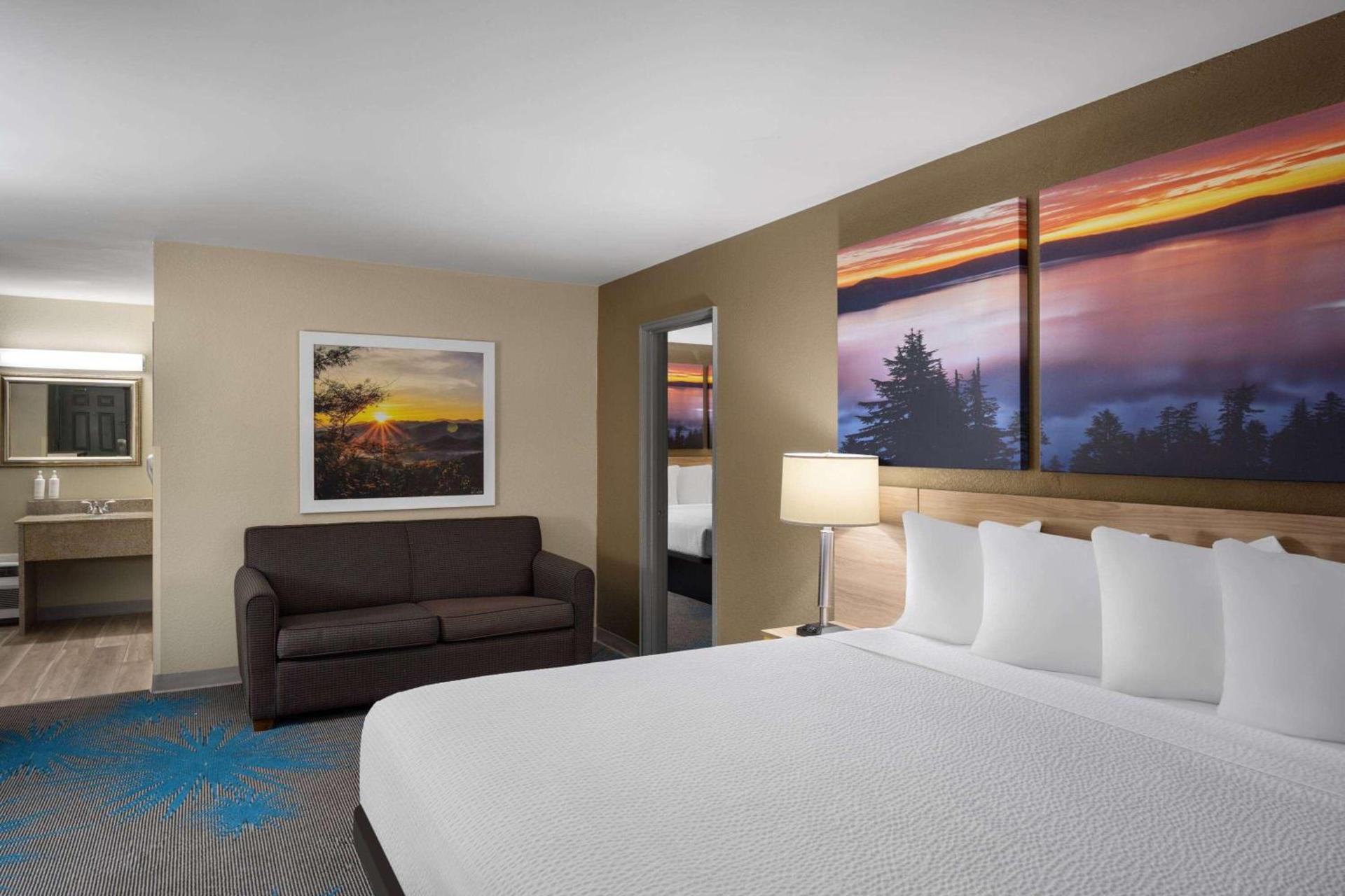Days Inn by Wyndham Klamath Falls photo 22