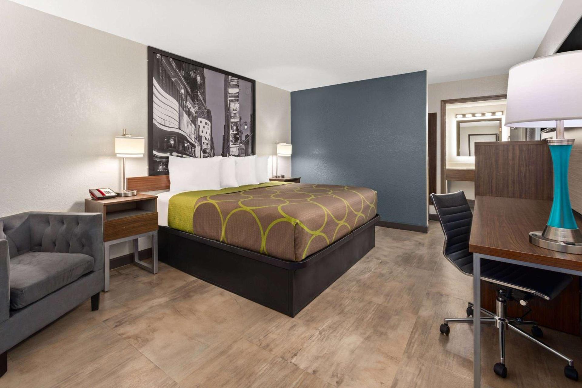 Super 8 by Wyndham Prattville Montgomery photo 18