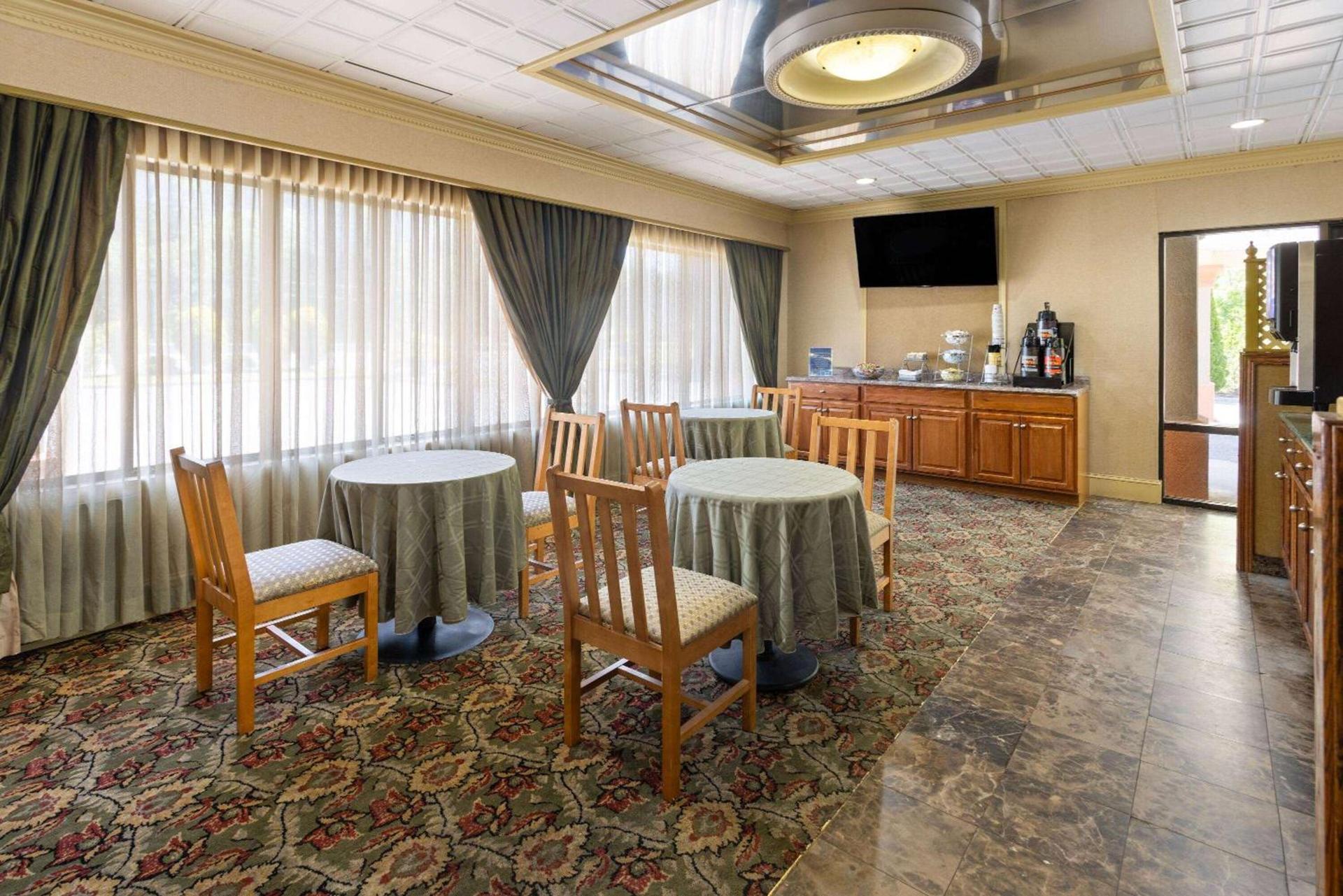 Inn at Atlantic City Hotel & Banquet photo 4