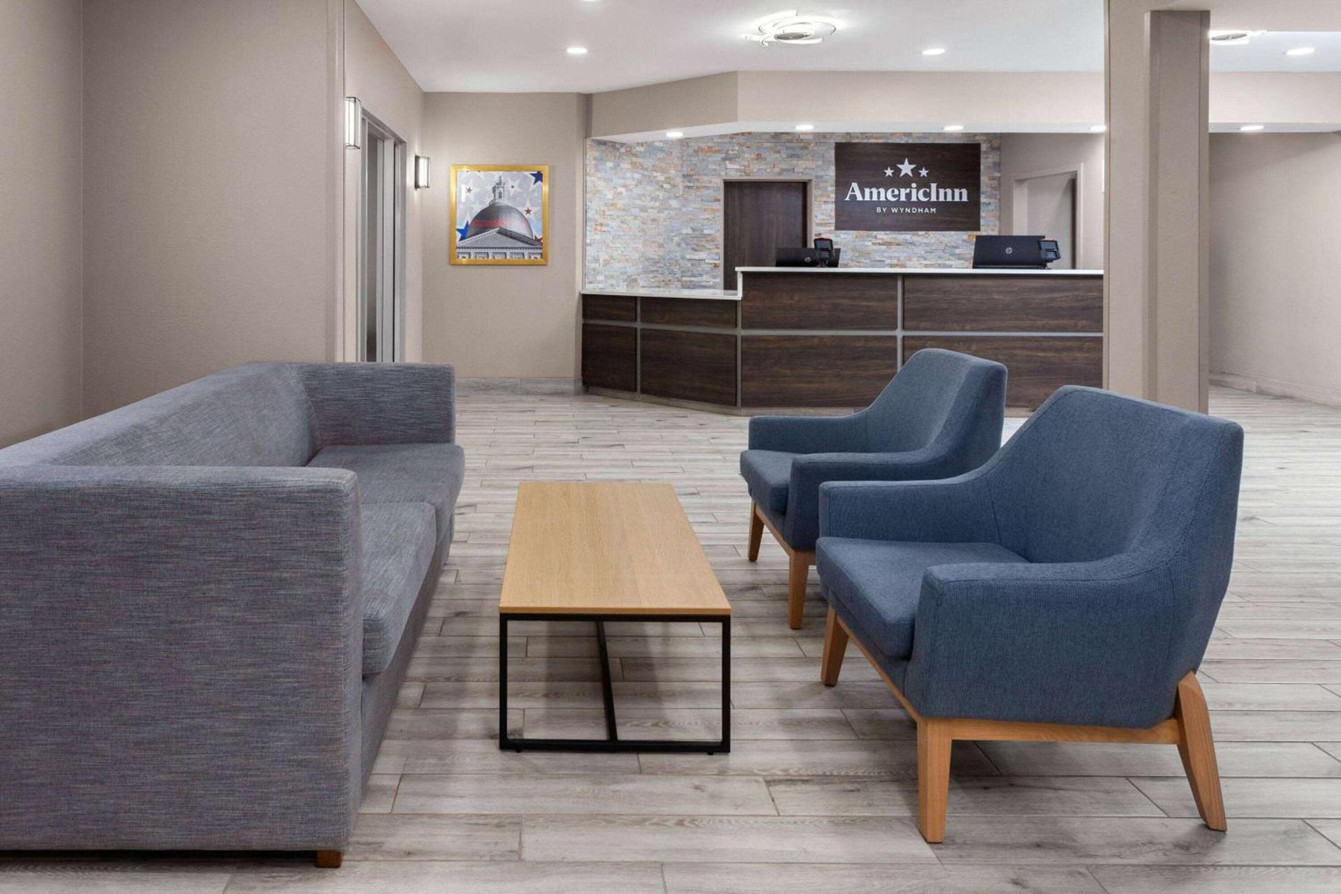 AmericInn by Wyndham Eagle River Downtown photo 3