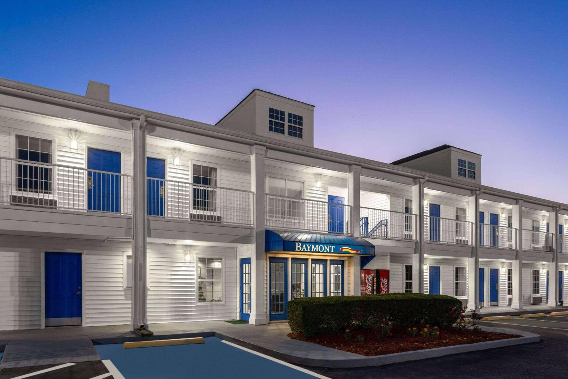 Baymont by Wyndham Brunswick GA photo 3