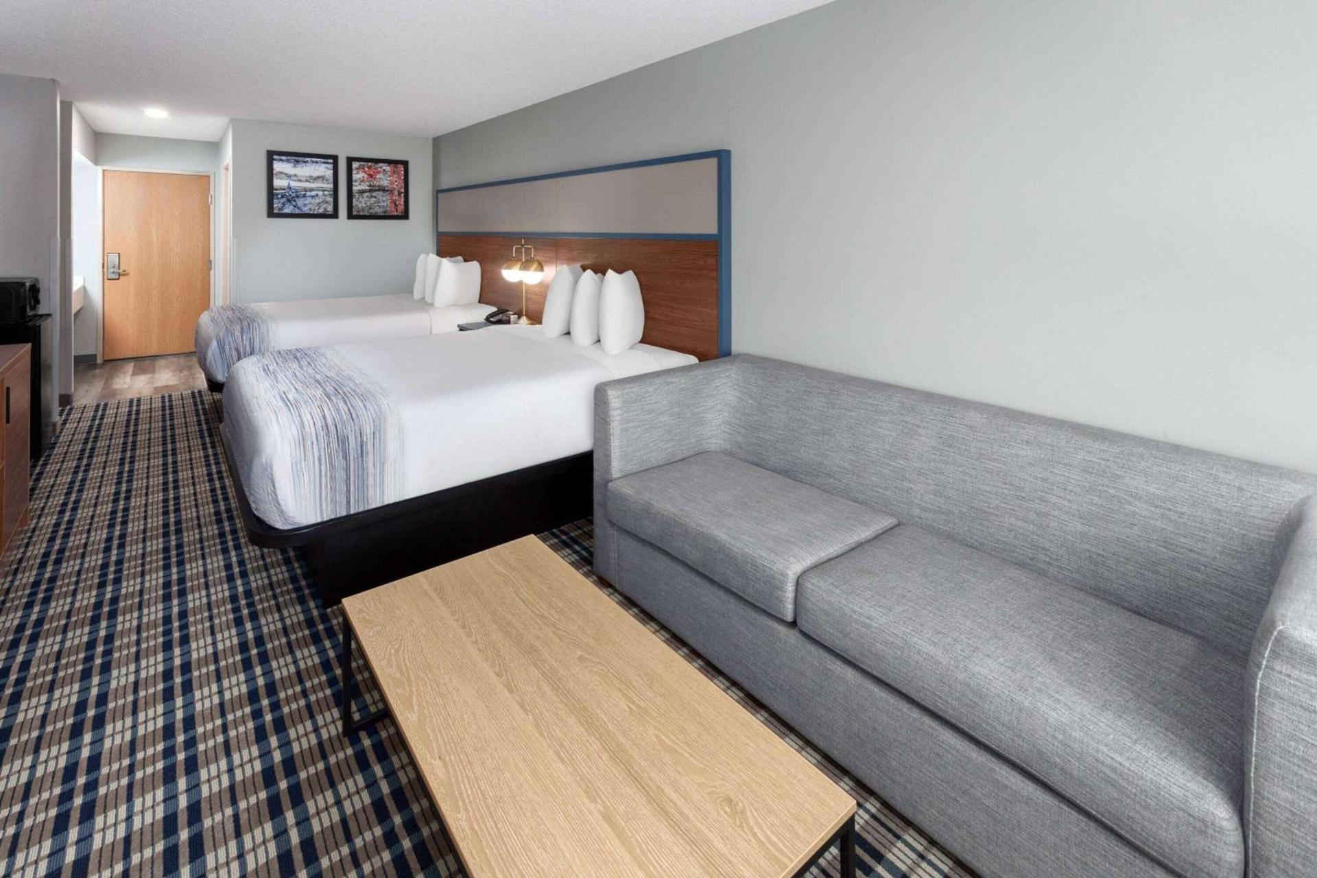 AmericInn by Wyndham Eagle River Downtown photo 18