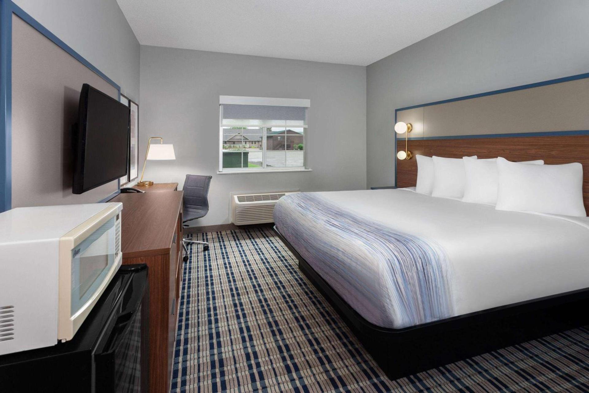 AmericInn by Wyndham Eagle River Downtown photo 19