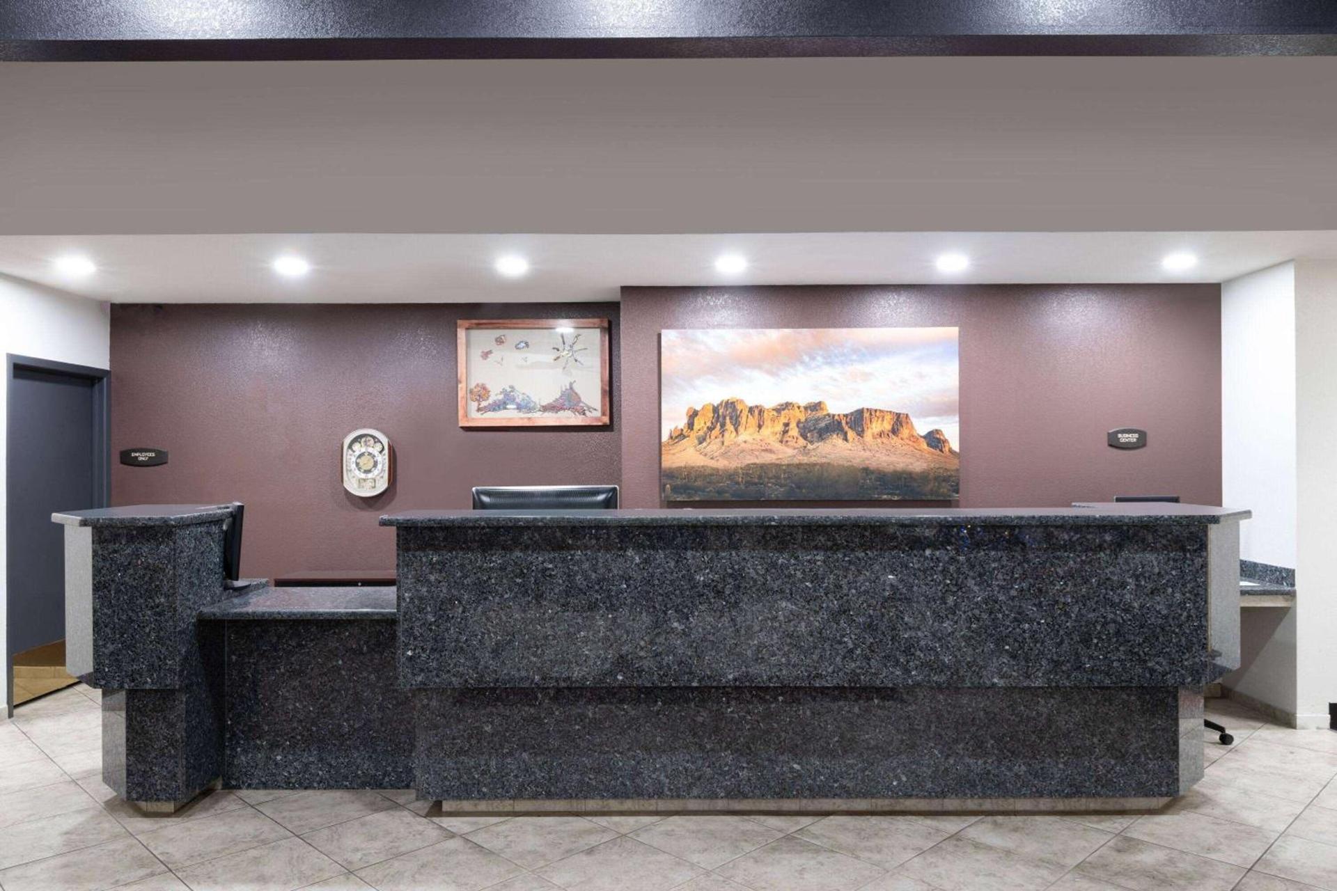 Travelodge by Wyndham Globe AZ photo 3