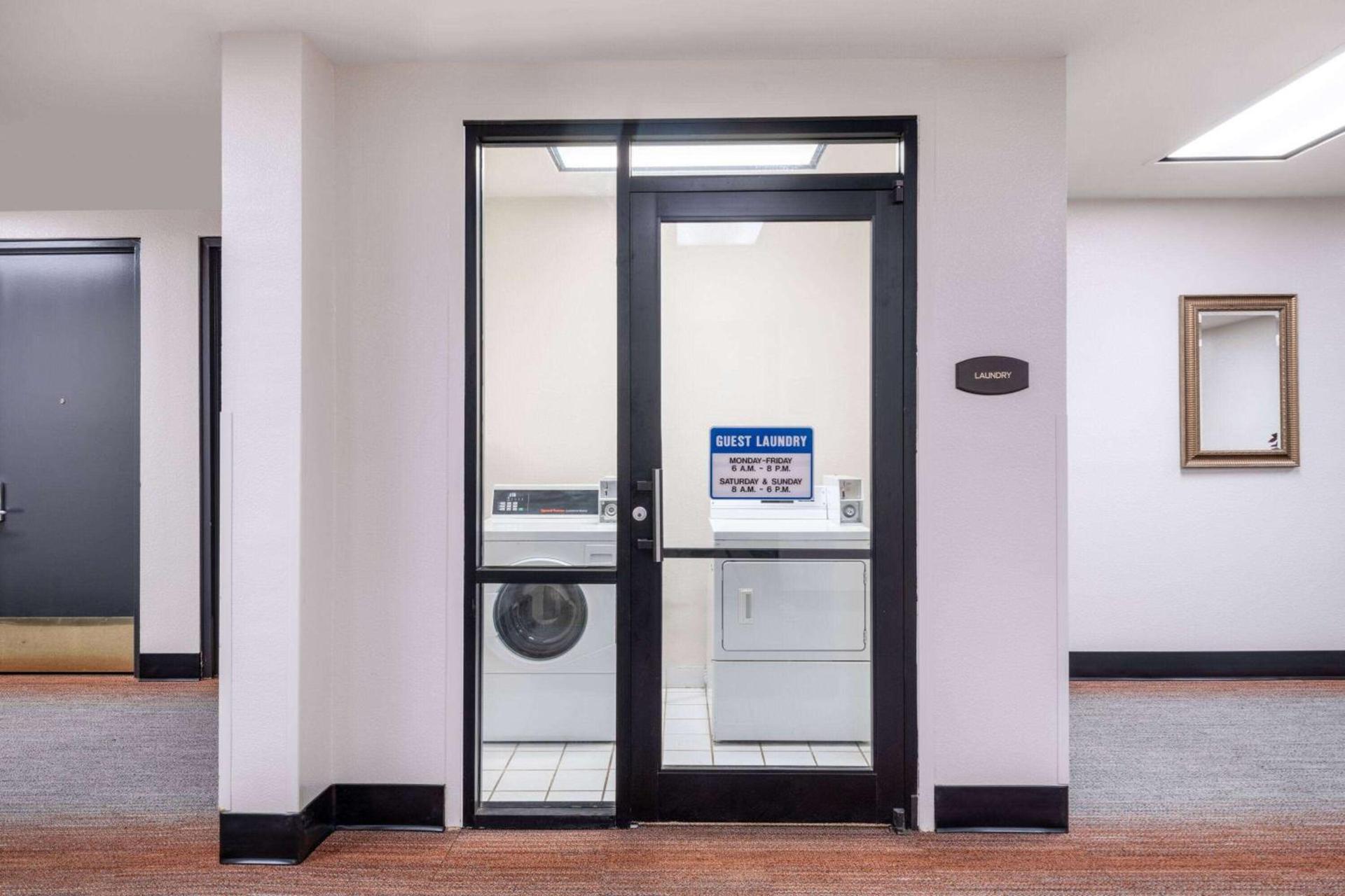 Travelodge by Wyndham Globe AZ photo 23