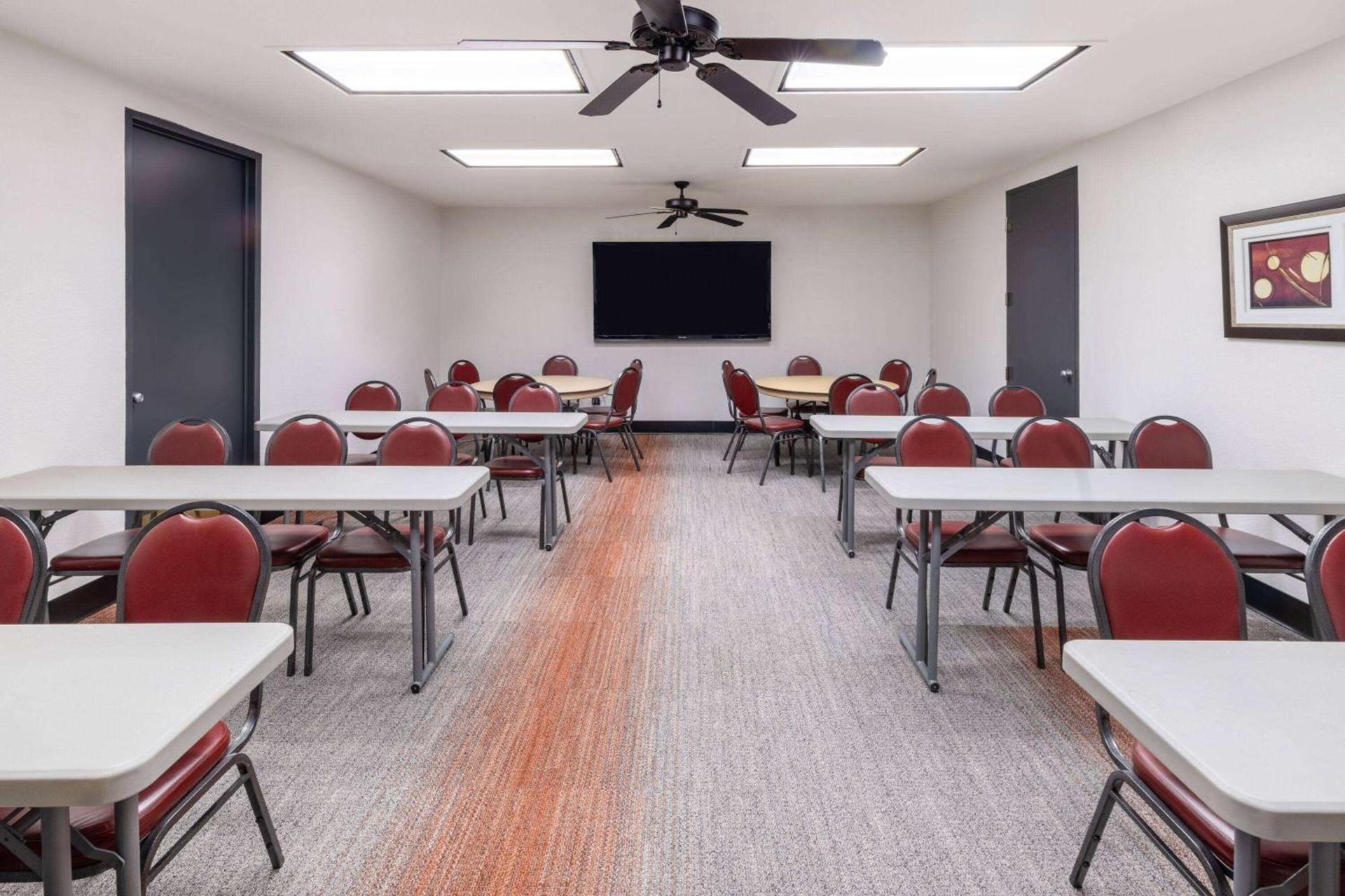 Travelodge by Wyndham Globe AZ photo 25
