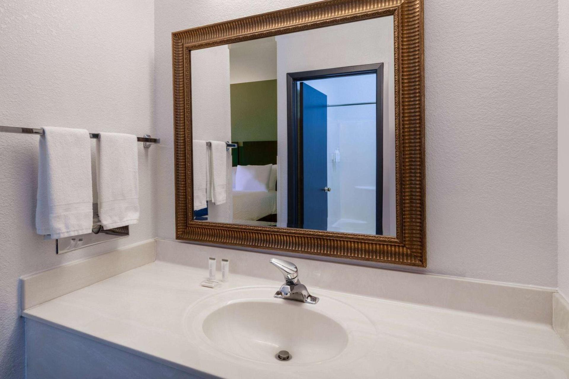 Travelodge by Wyndham Globe AZ photo 29