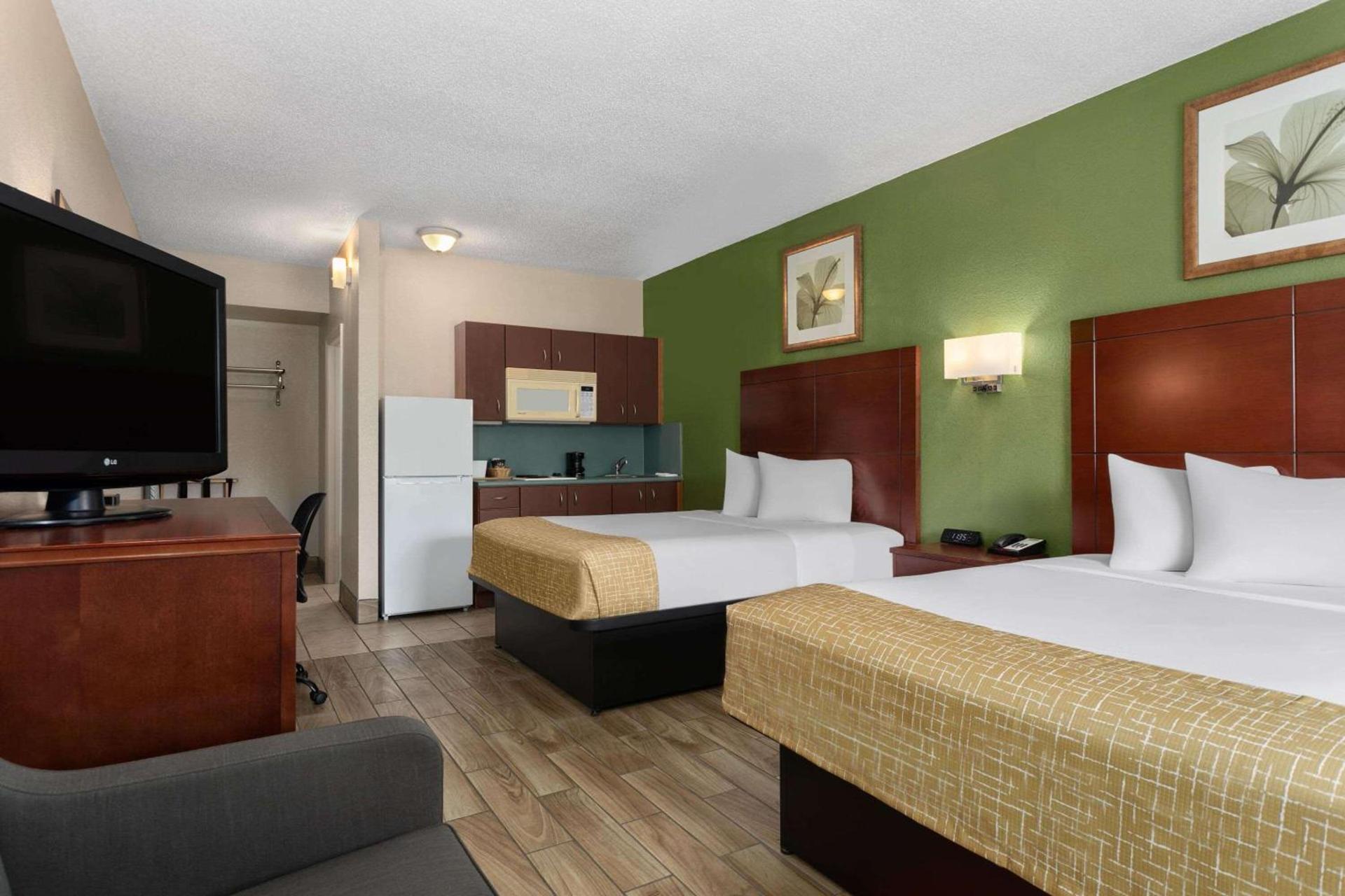 Travelodge Suites by Wyndham Lake Okeechobee photo 13