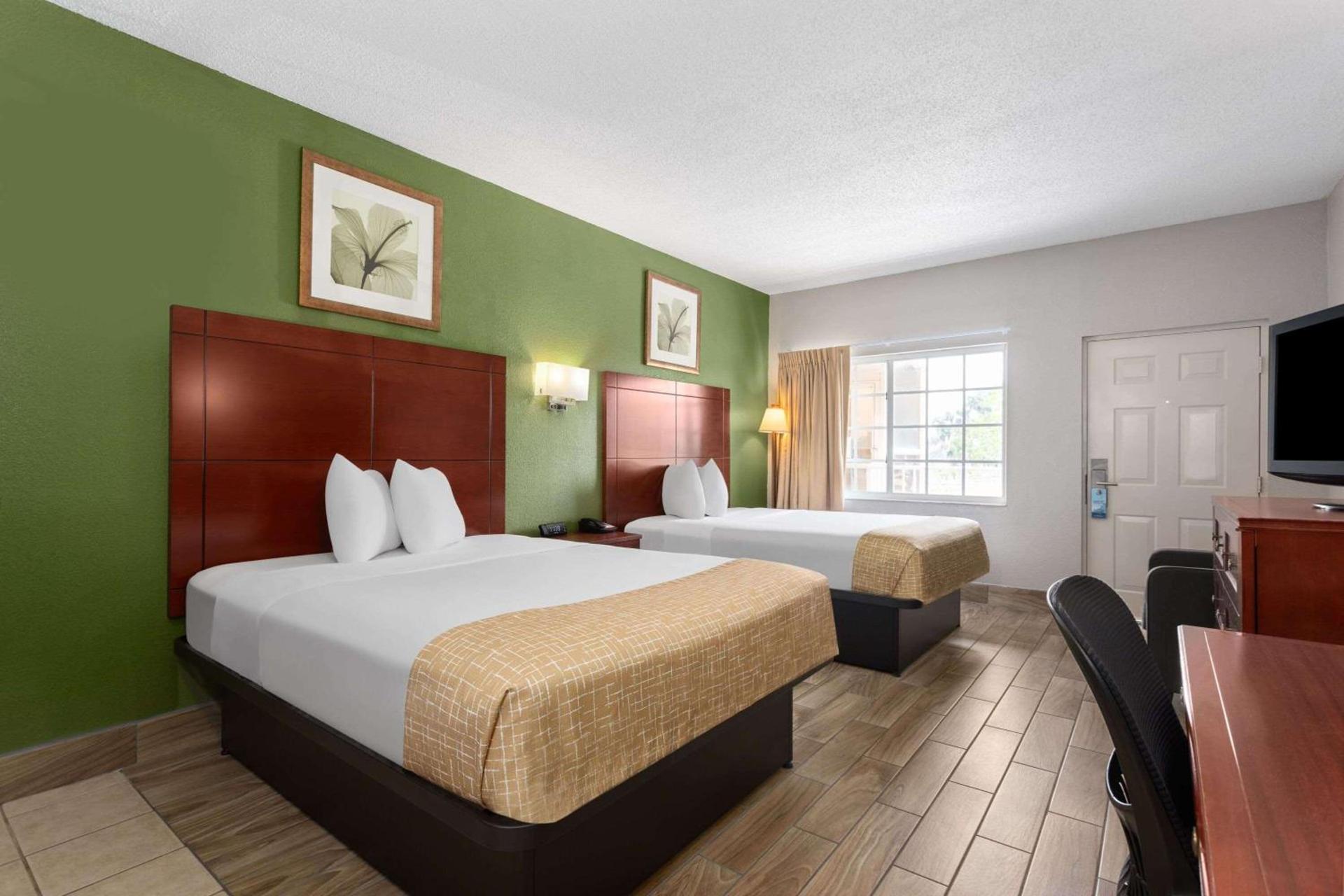 Travelodge Suites by Wyndham Lake Okeechobee photo 14