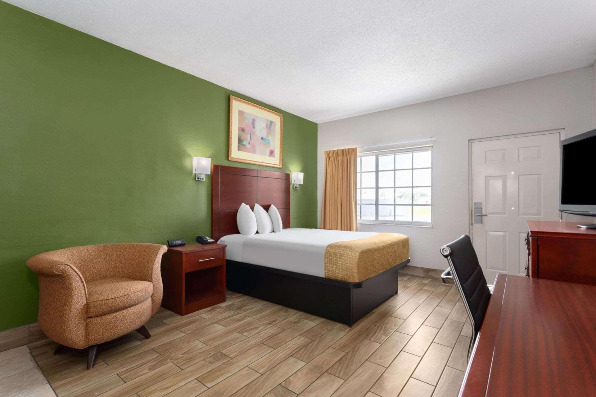Travelodge Suites by Wyndham Lake Okeechobee photo 20
