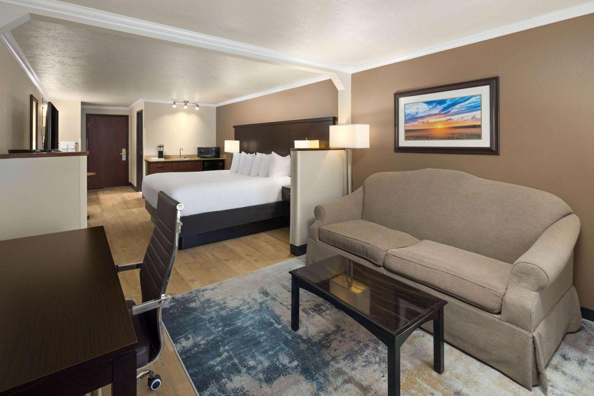 Ramada by Wyndham Moses Lake photo 26