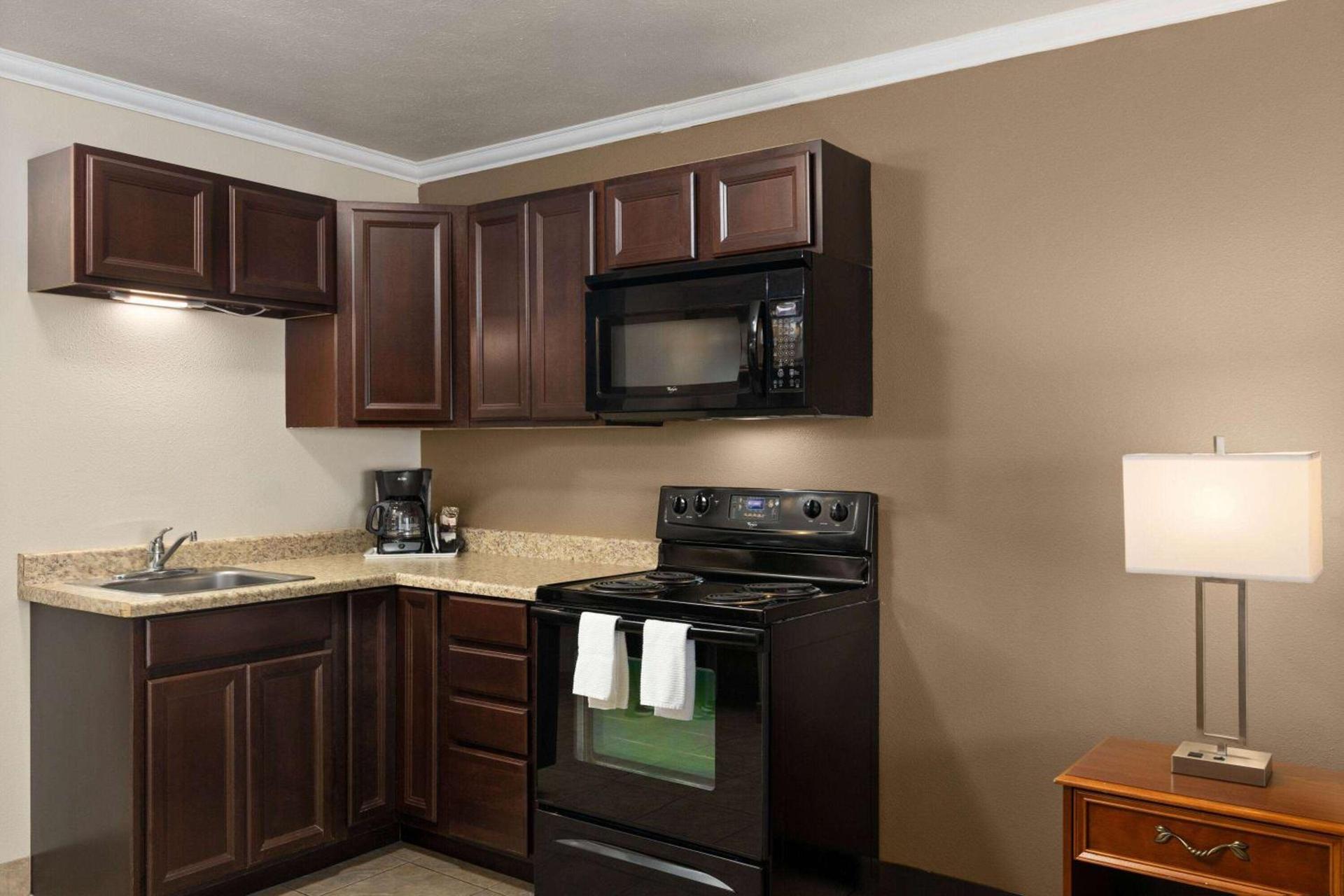 Ramada by Wyndham Moses Lake photo 24