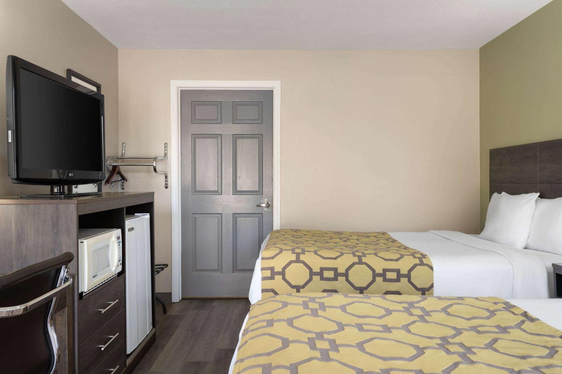 Baymont by Wyndham Kingsland photo 15