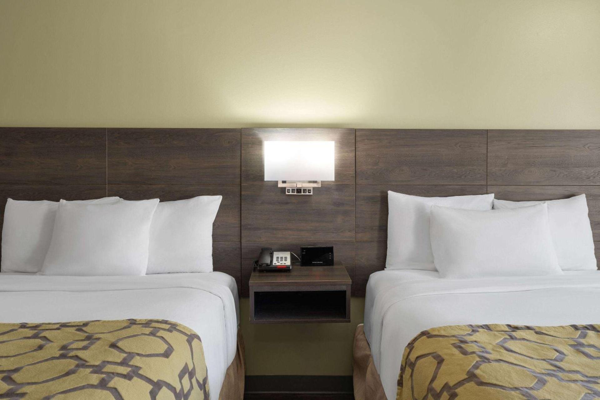 Baymont by Wyndham Kingsland photo 16