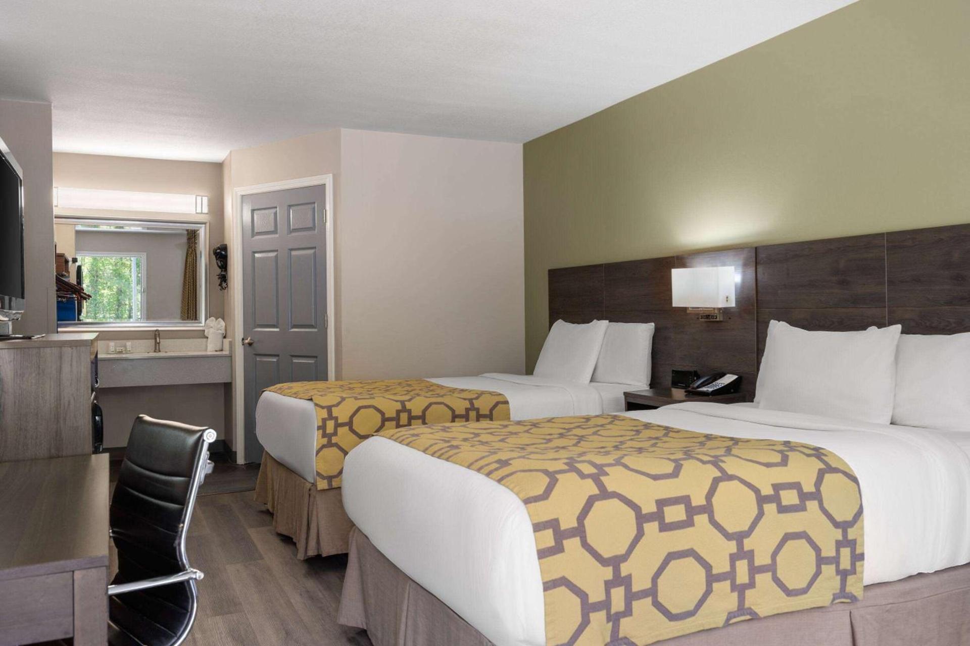 Baymont by Wyndham Kingsland photo 20