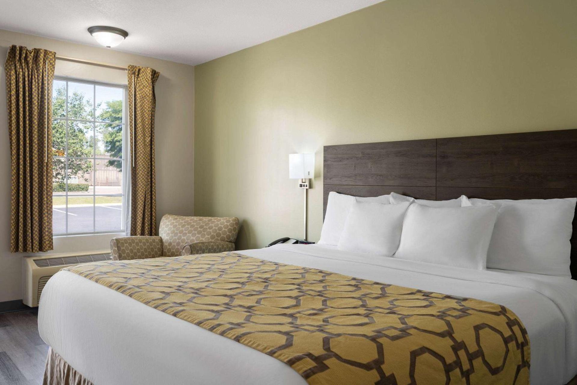 Baymont by Wyndham Kingsland photo 4