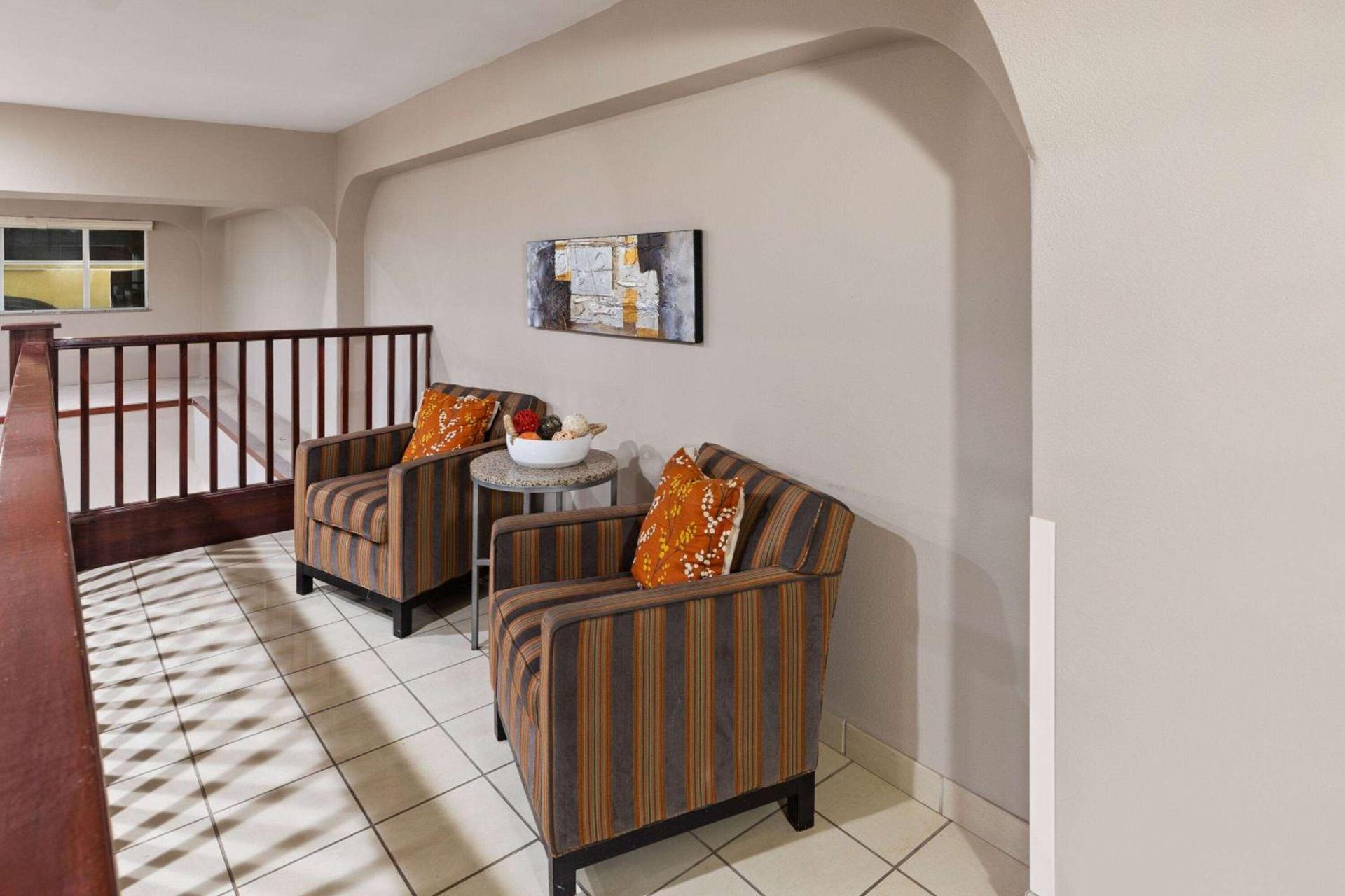Super 8 by Wyndham Lubbock West photo 15