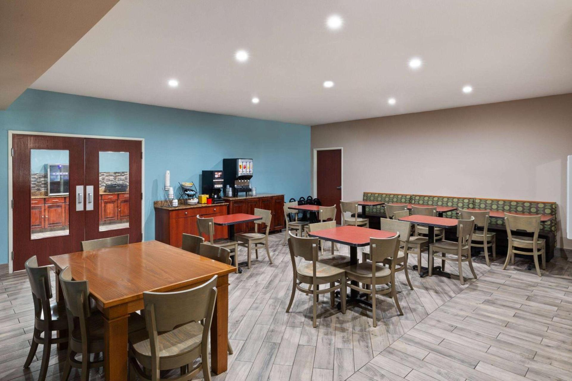 Super 8 by Wyndham Lubbock West photo 18
