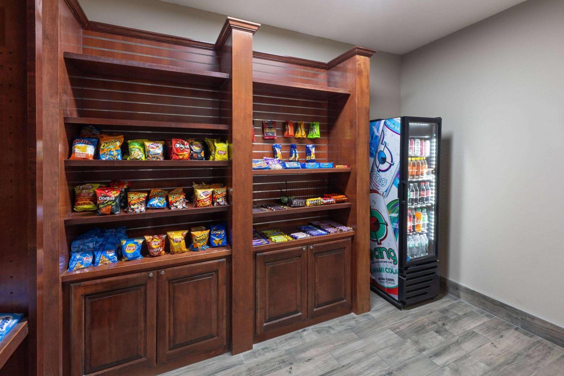Super 8 by Wyndham Lubbock West photo 22