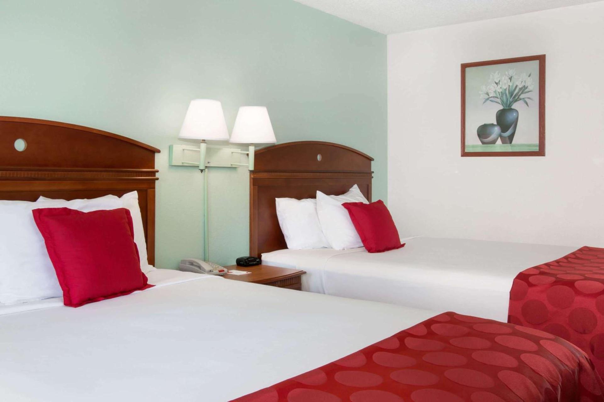 Ramada by Wyndham Pelham photo 16