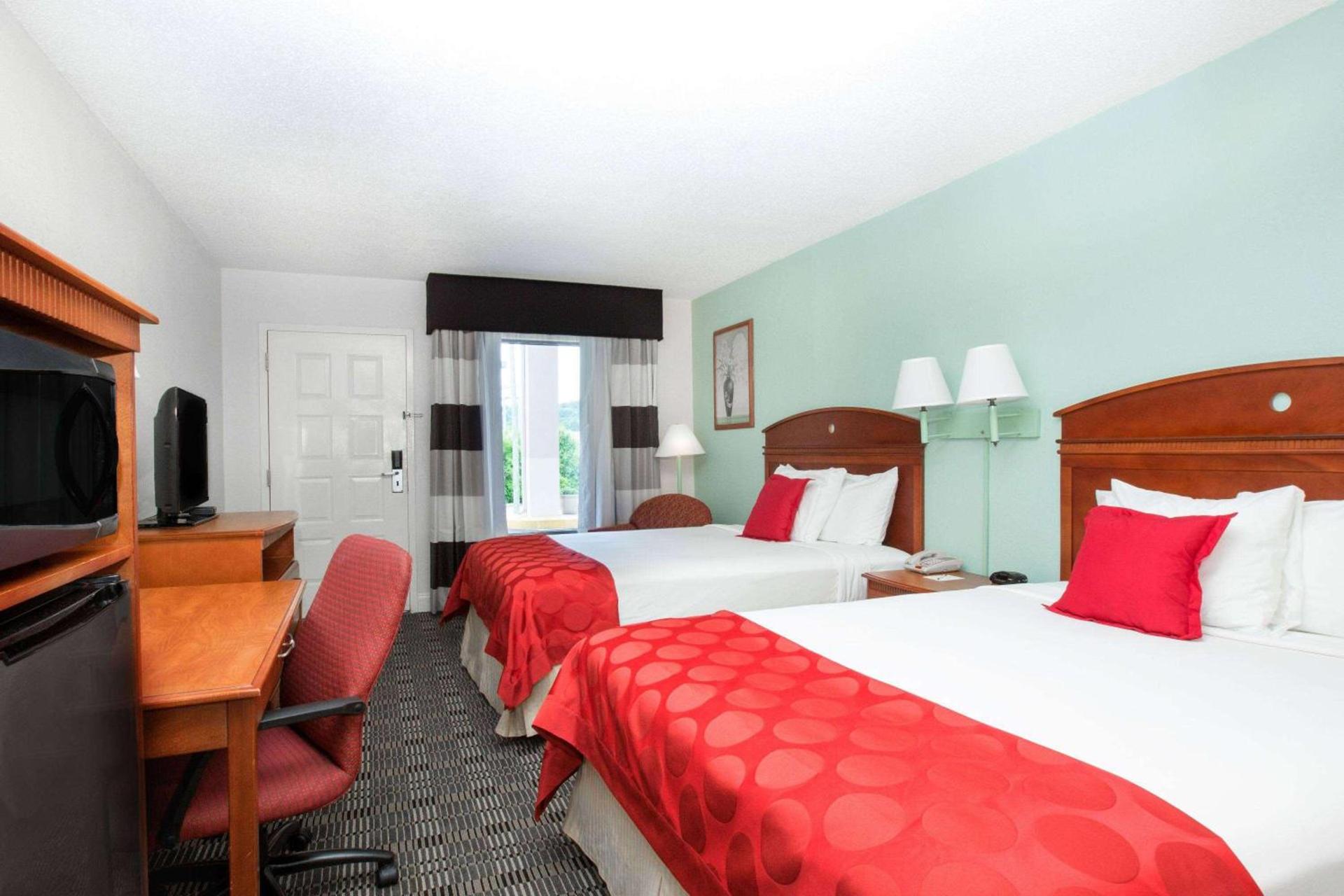 Ramada by Wyndham Pelham photo 17