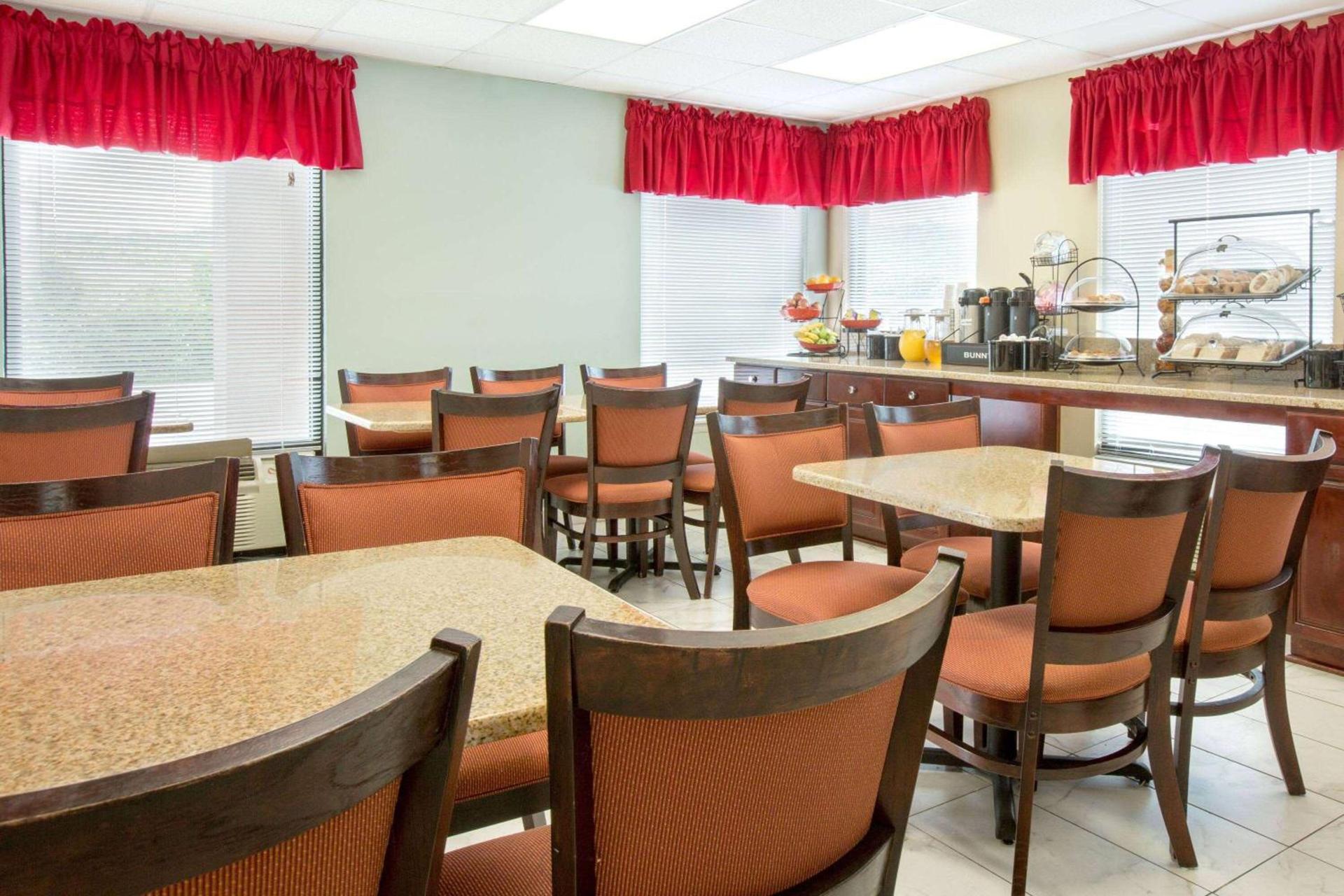 Ramada by Wyndham Pelham photo 23