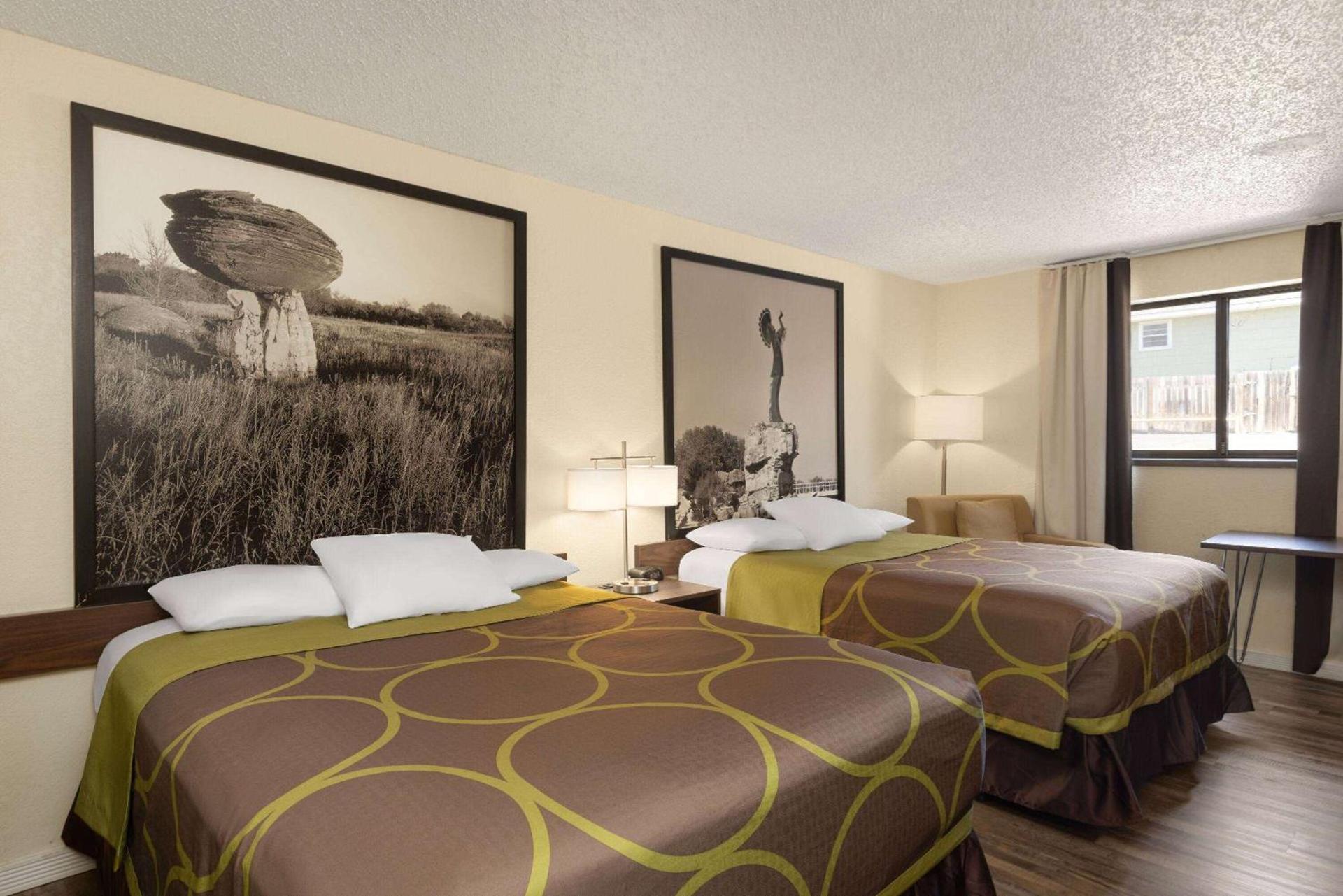 Super 8 by Wyndham Dodge City photo 19