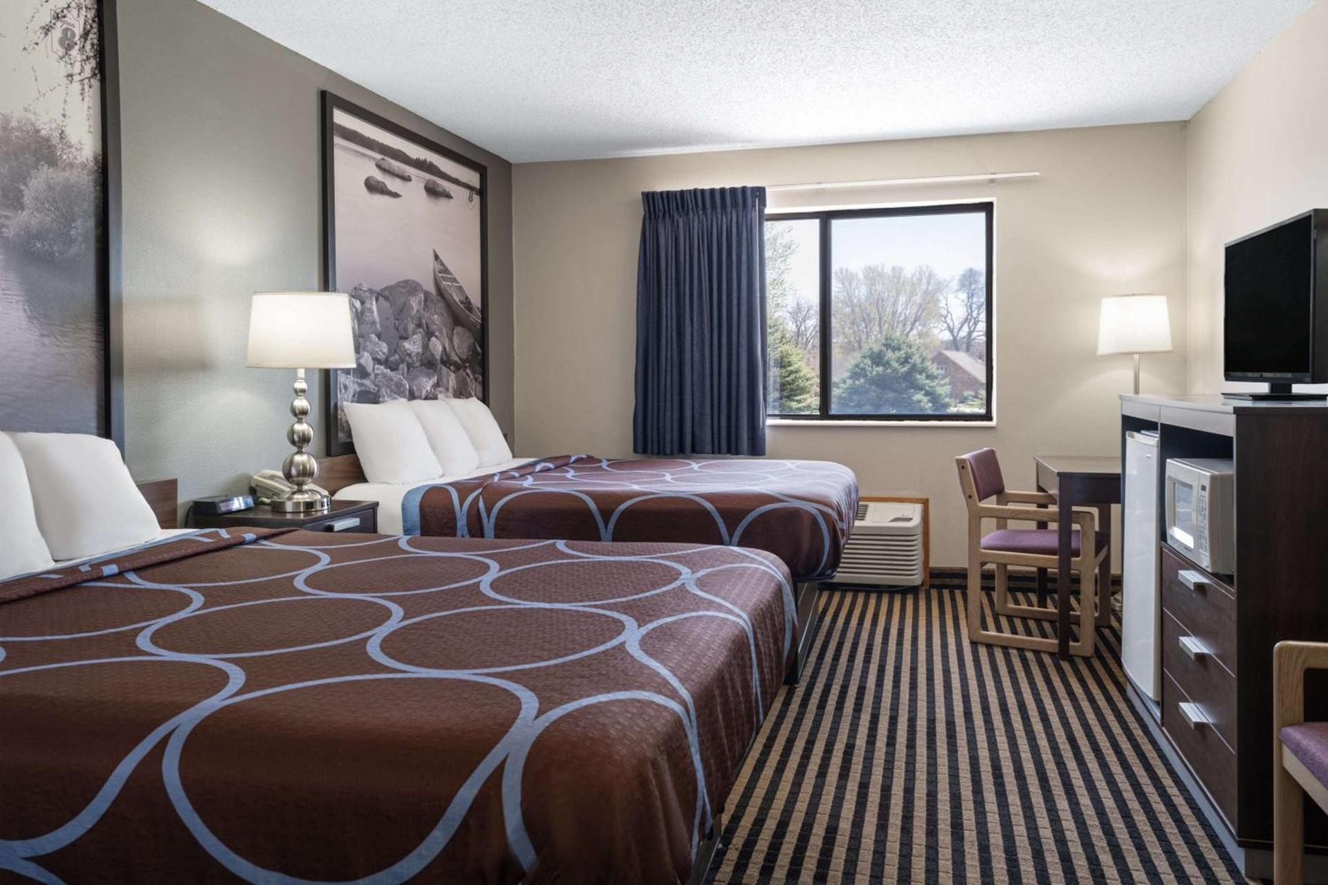 Super 8 by Wyndham Humboldt photo 9