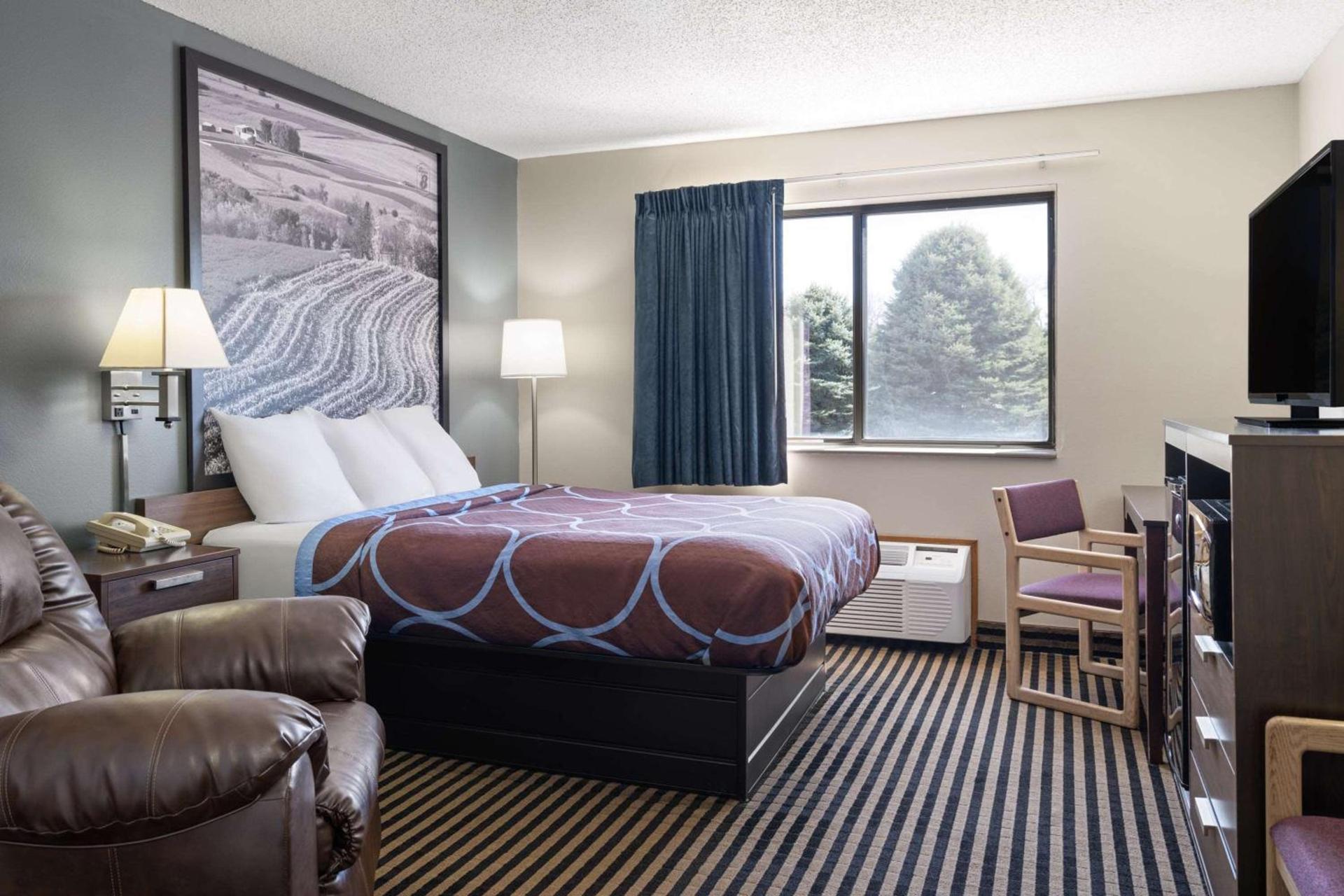 Super 8 by Wyndham Humboldt photo 12
