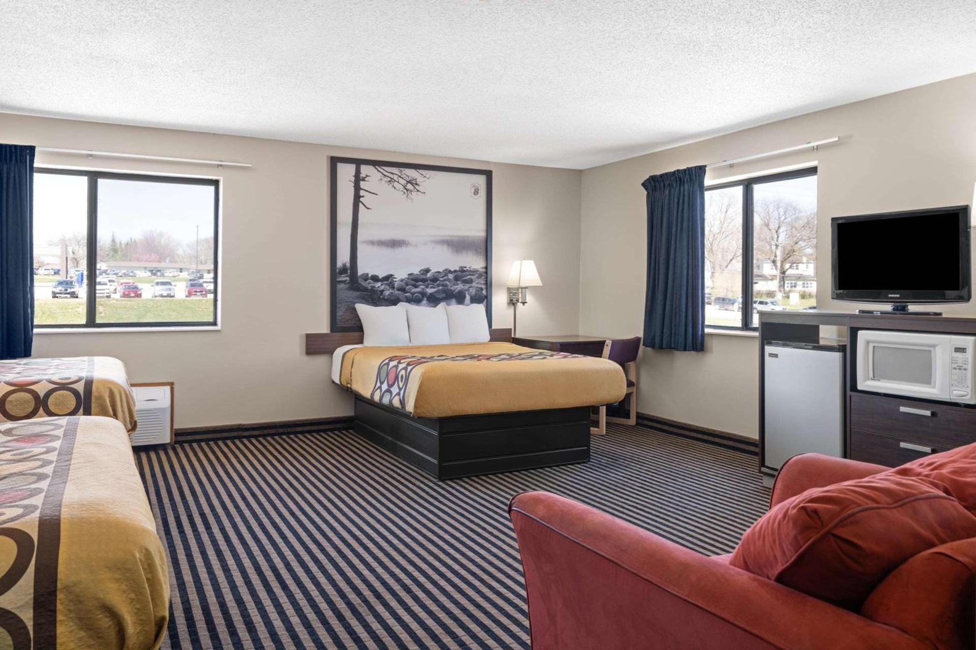 Super 8 by Wyndham Humboldt photo 18