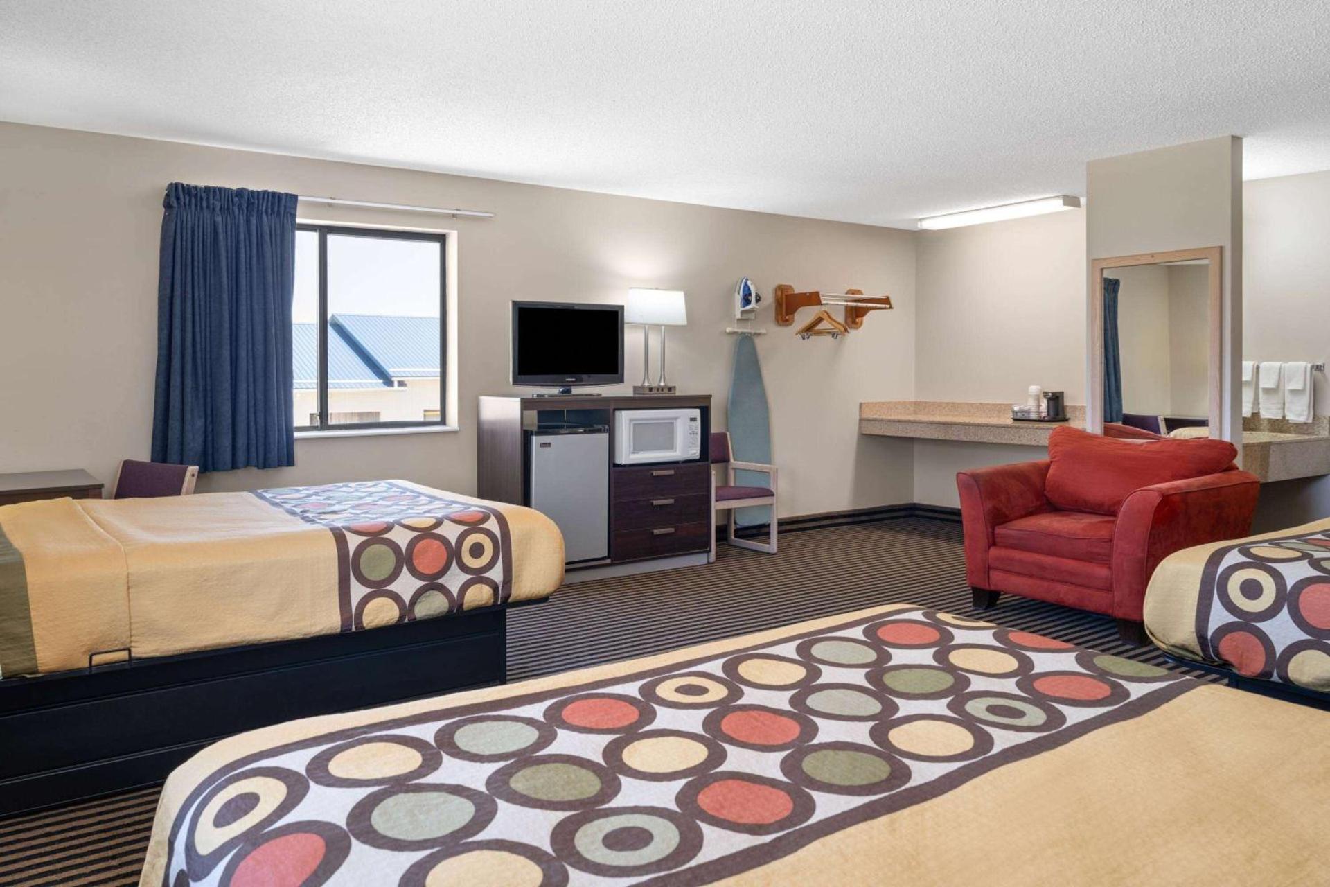 Super 8 by Wyndham Humboldt photo 20