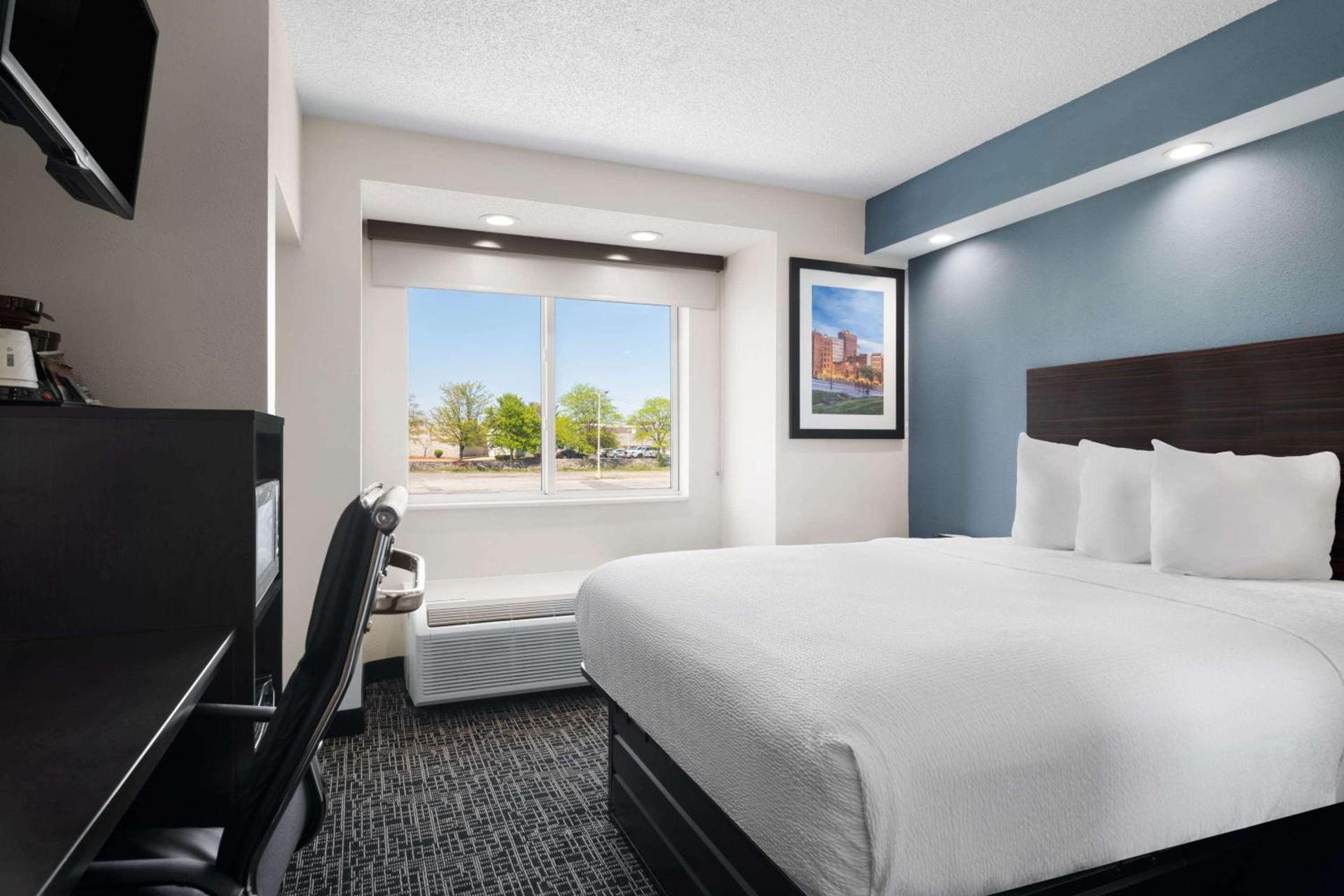 Baymont by Wyndham Boardman photo 11