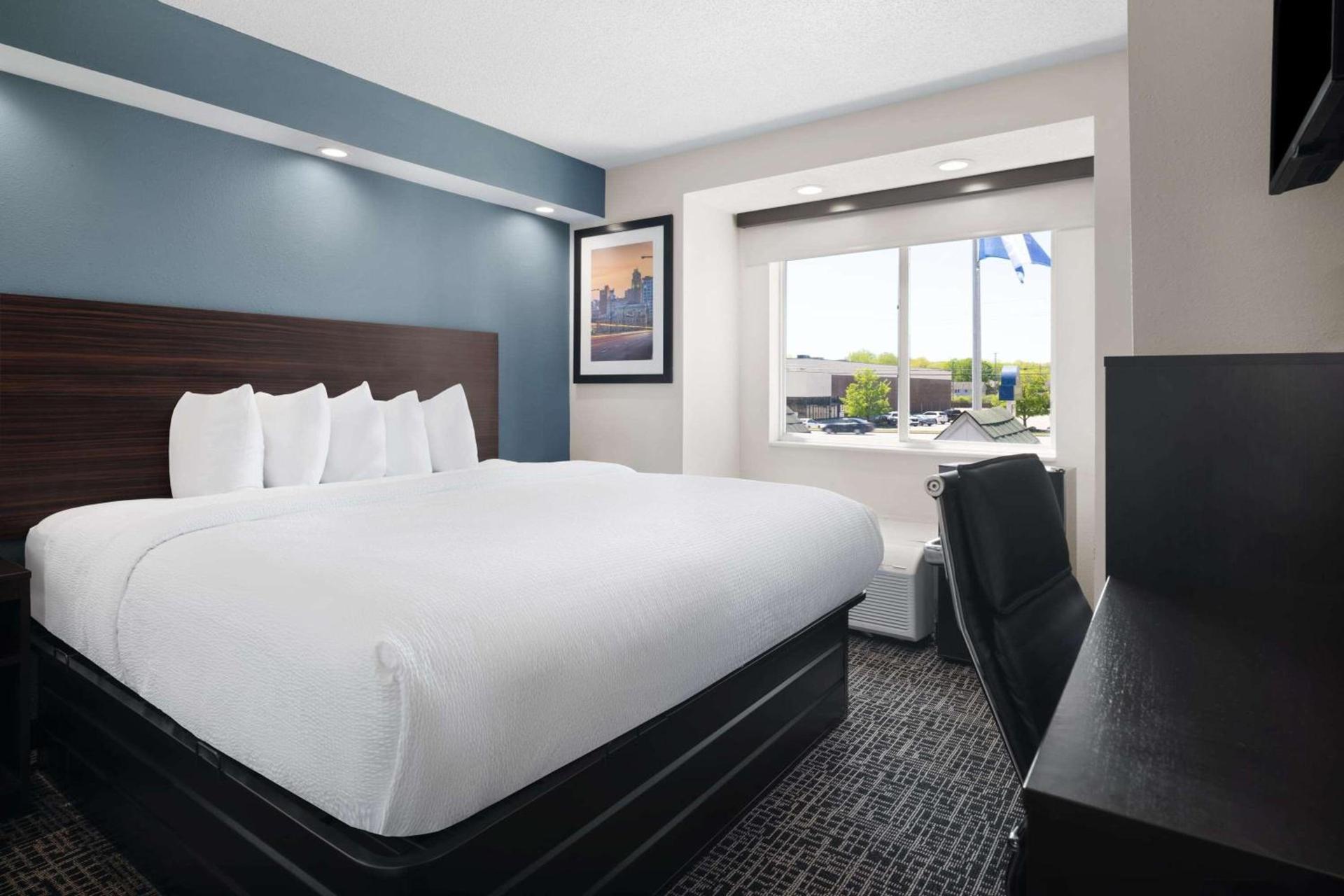 Baymont by Wyndham Boardman photo 18