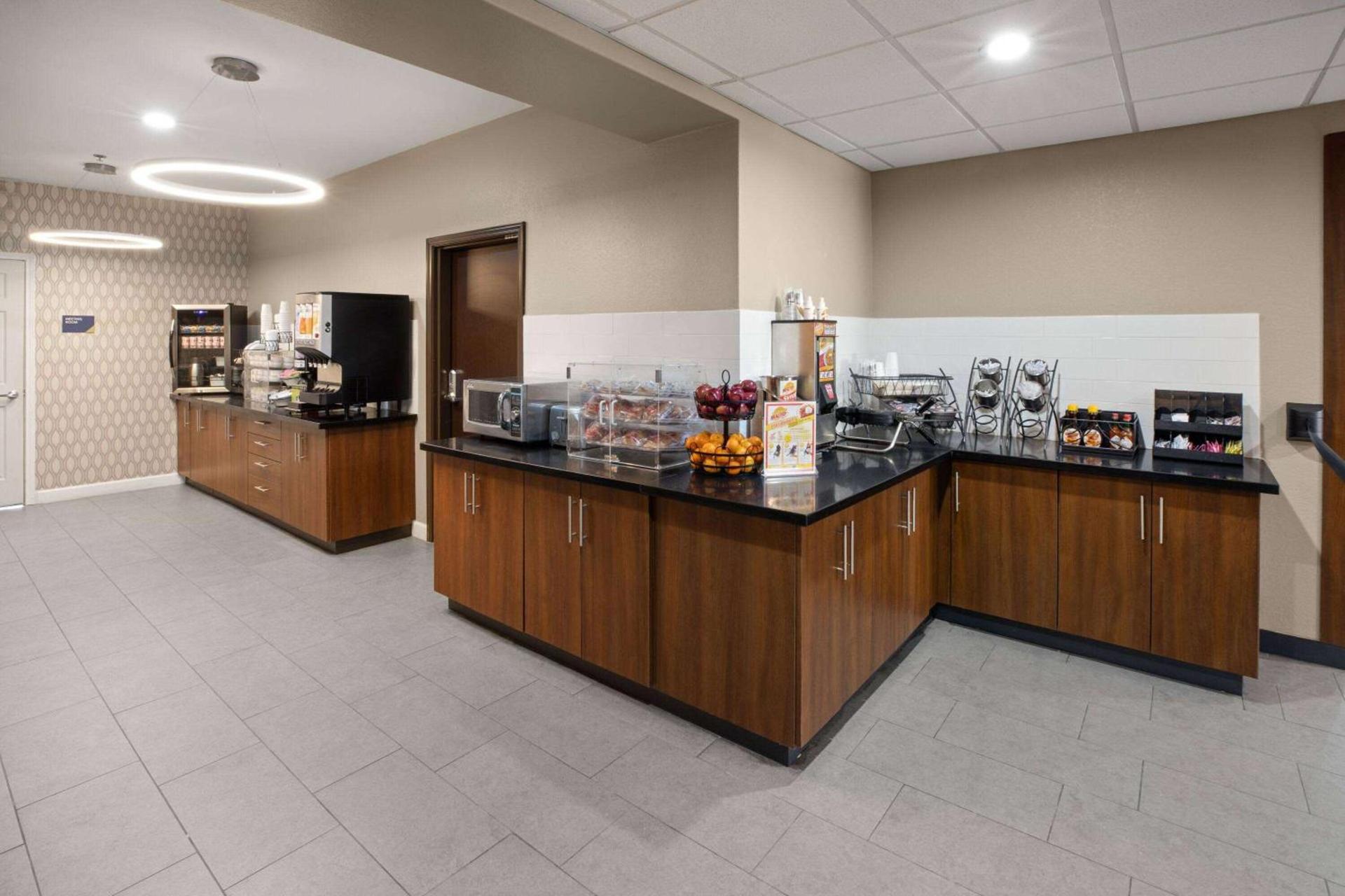 Microtel Inn & Suites by Wyndham Buda Austin South photo 6