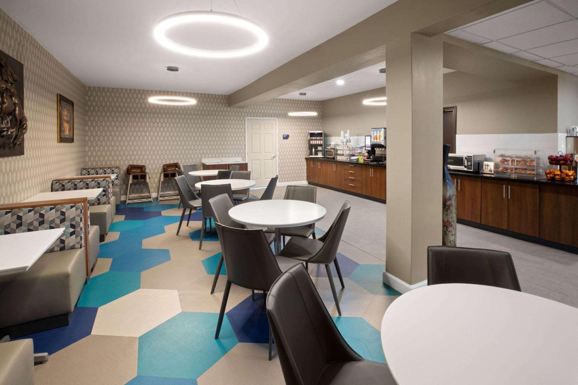 Microtel Inn & Suites by Wyndham Buda Austin South photo 5