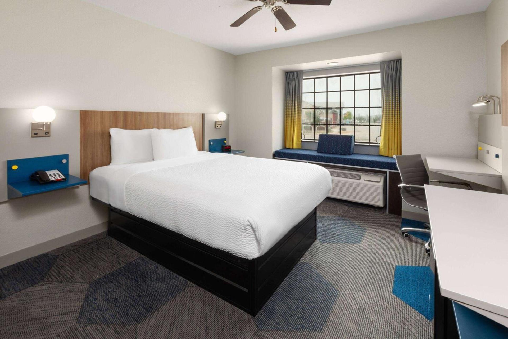 Microtel Inn & Suites by Wyndham Buda Austin South photo 12