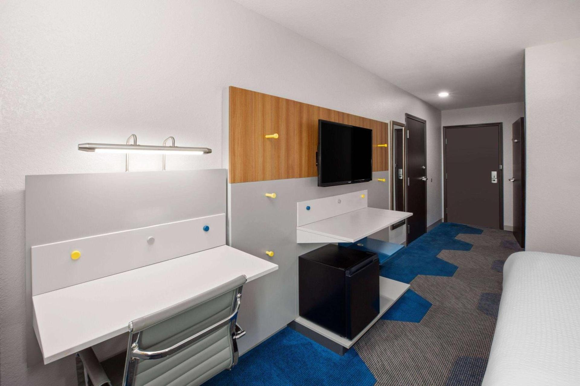 Microtel Inn & Suites by Wyndham Buda Austin South photo 13