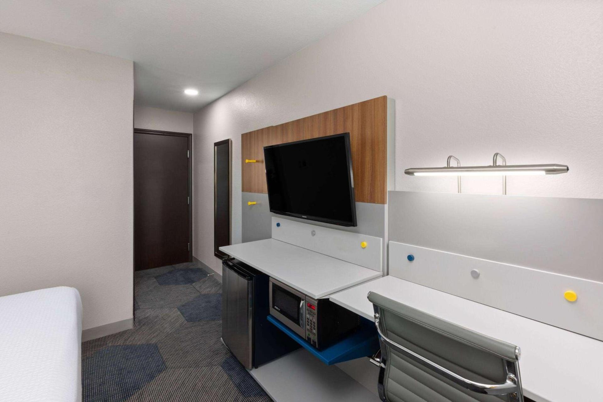 Microtel Inn & Suites by Wyndham Buda Austin South photo 19