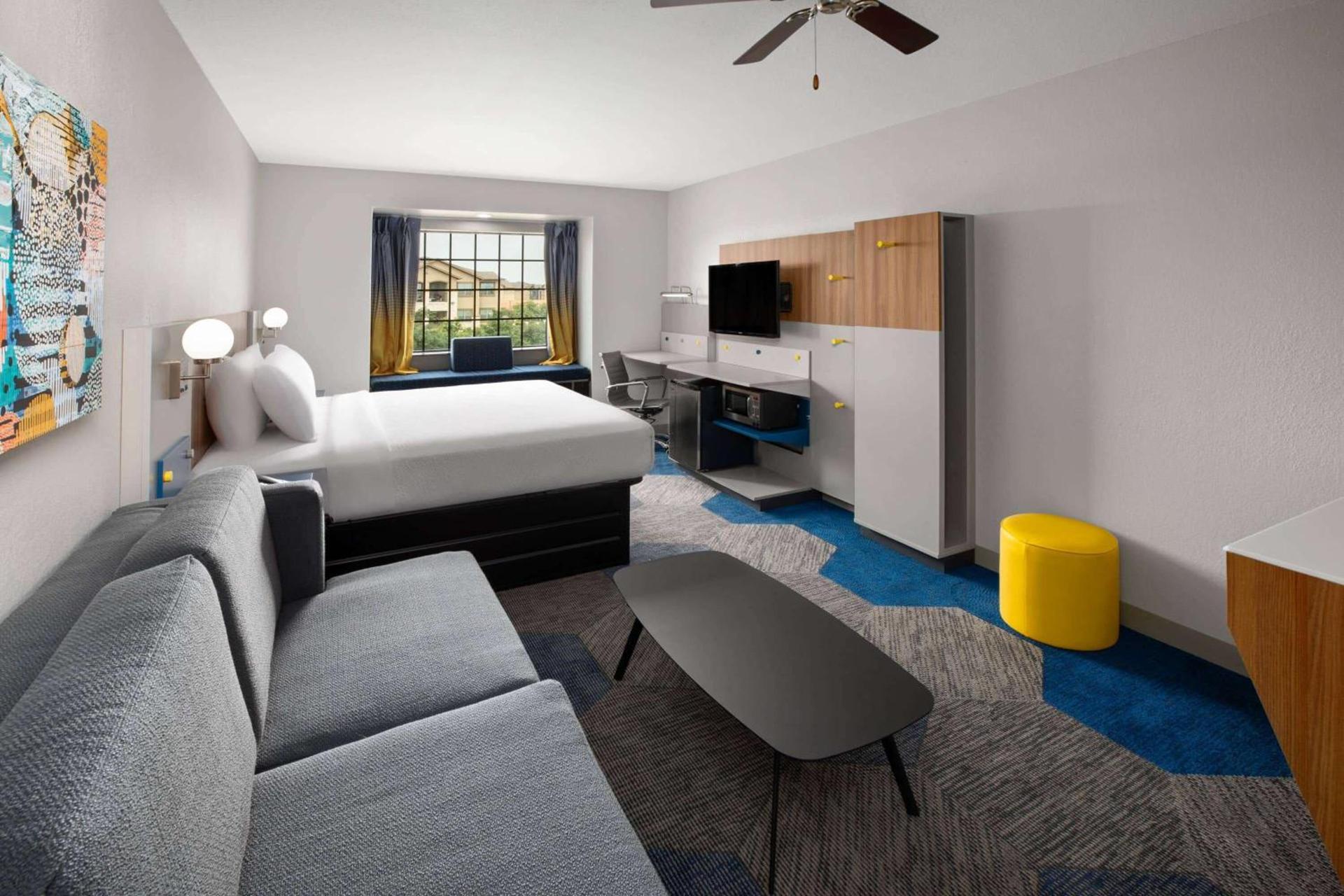 Microtel Inn & Suites by Wyndham Buda Austin South photo 22