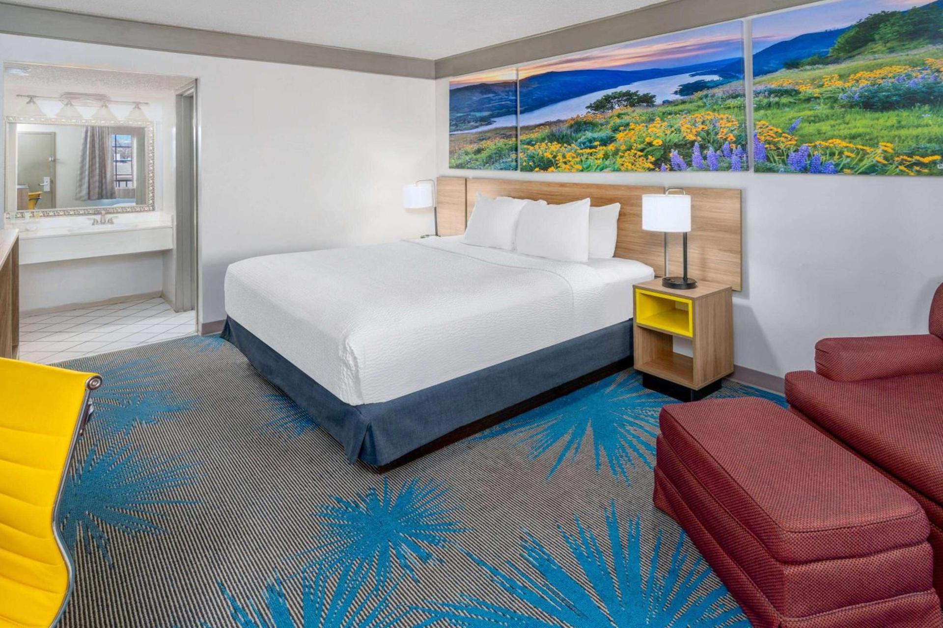 Days Inn by Wyndham Delta CO photo 21